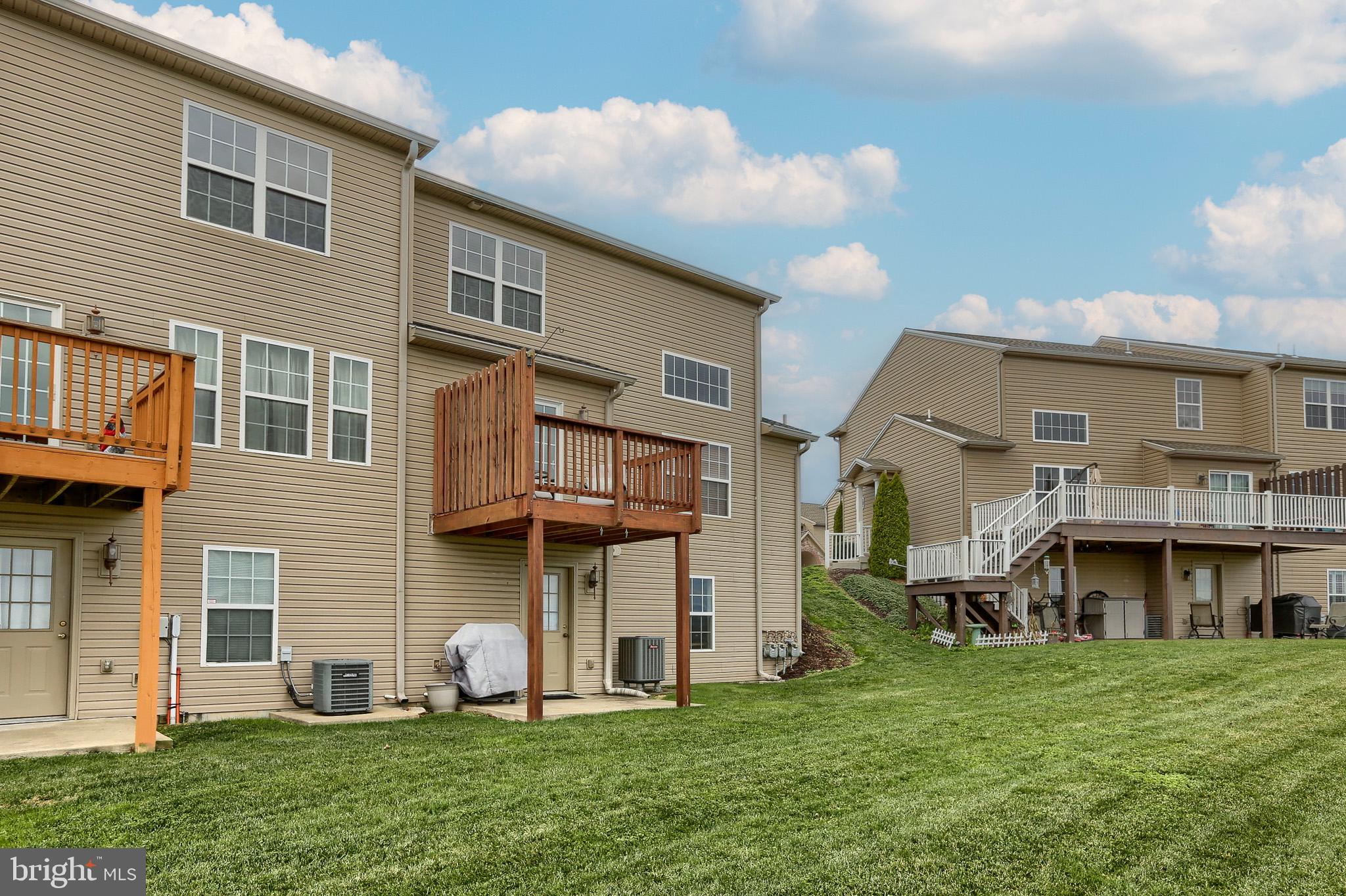 SUMMIT VIEW - Residential