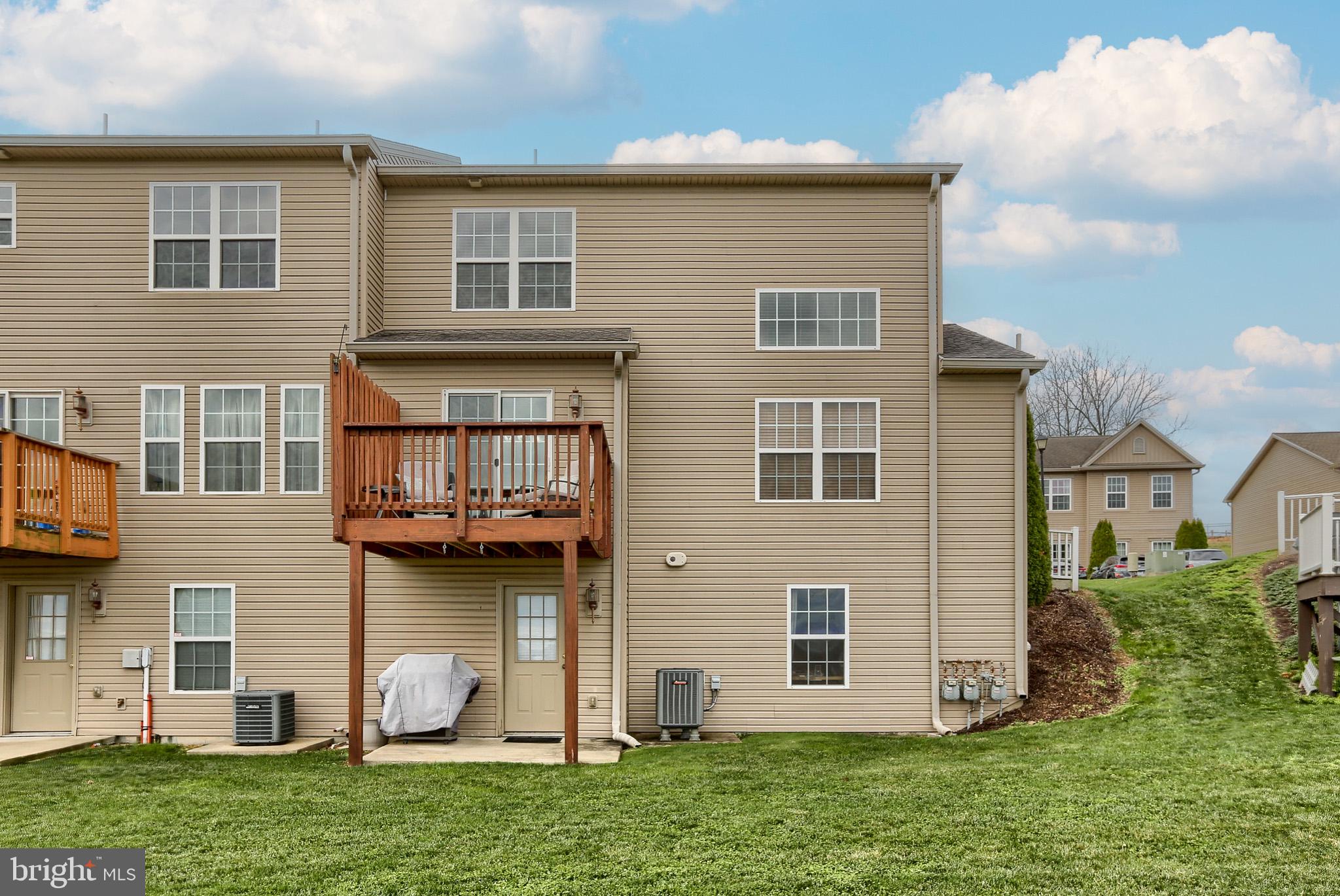 SUMMIT VIEW - Residential