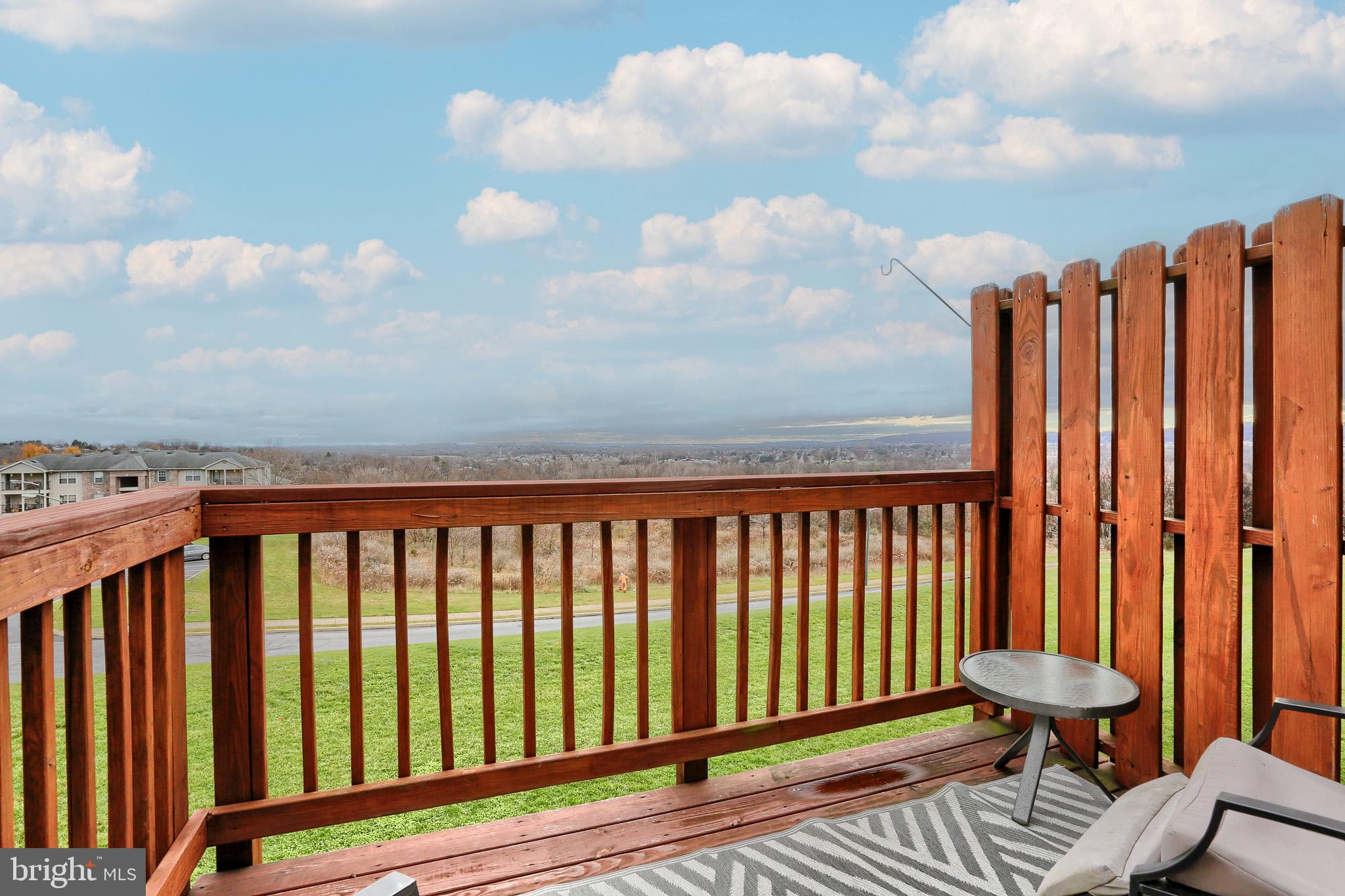 SUMMIT VIEW - Residential