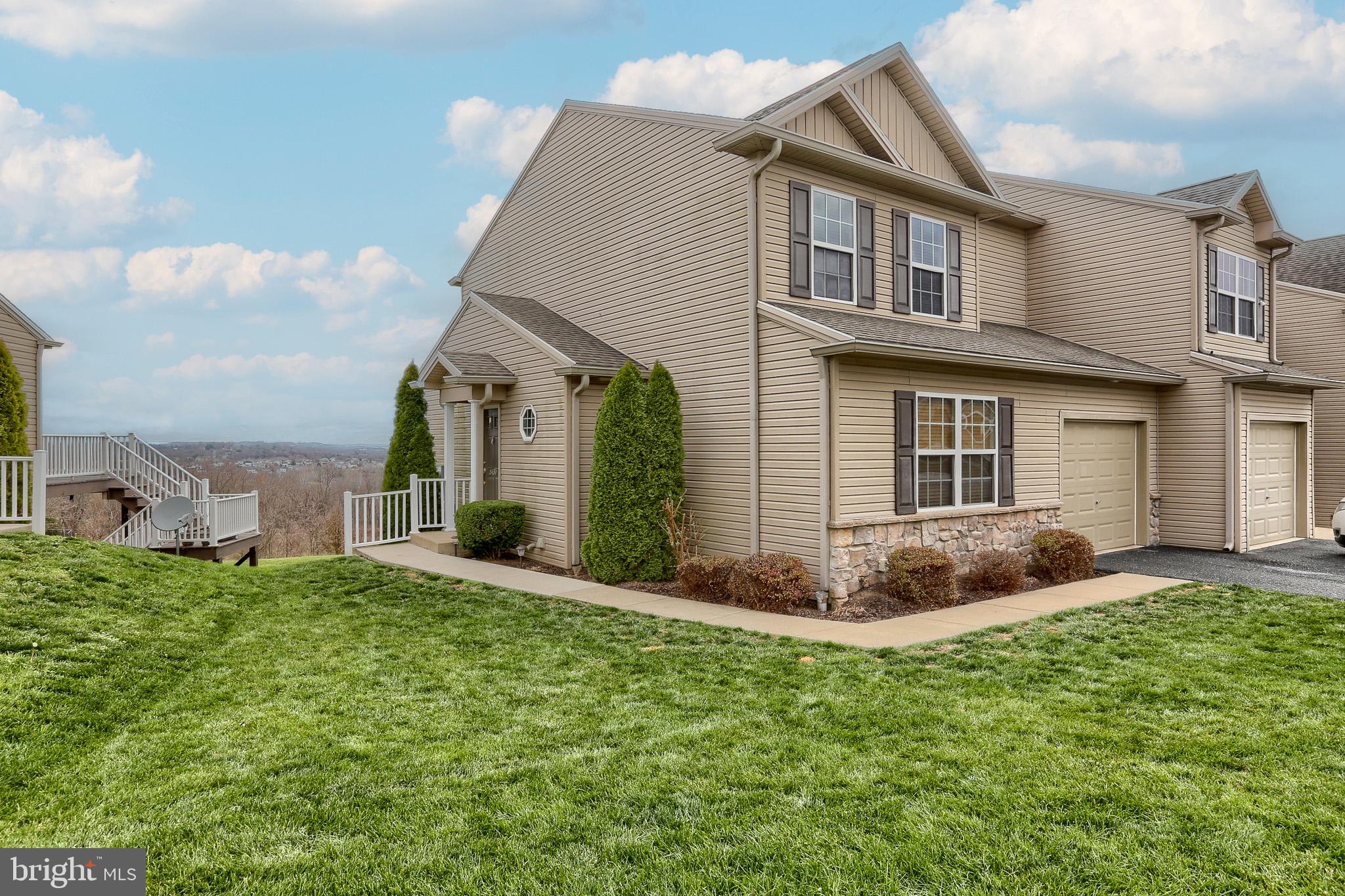 SUMMIT VIEW - Residential