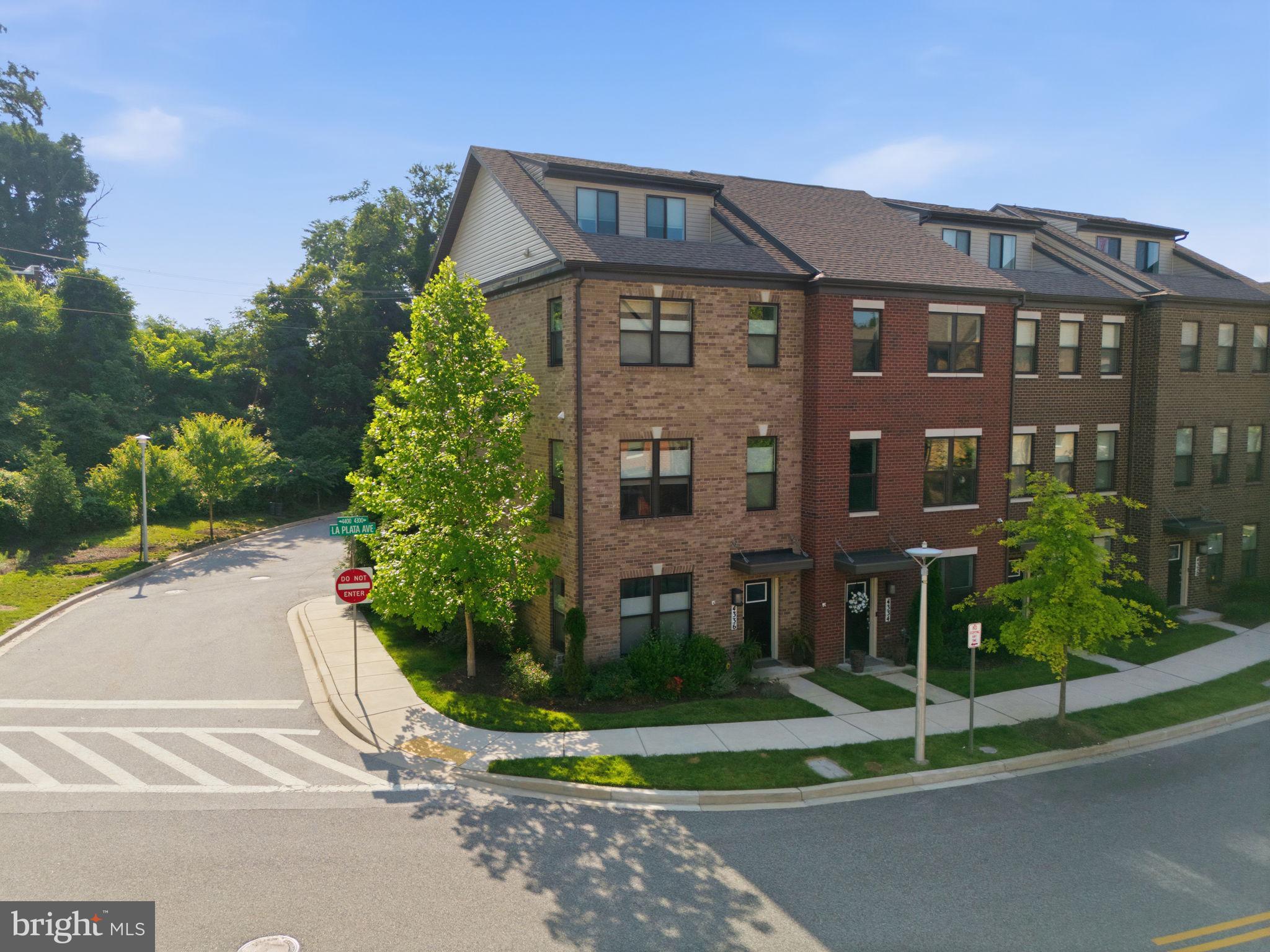 MEDFIELD - Residential