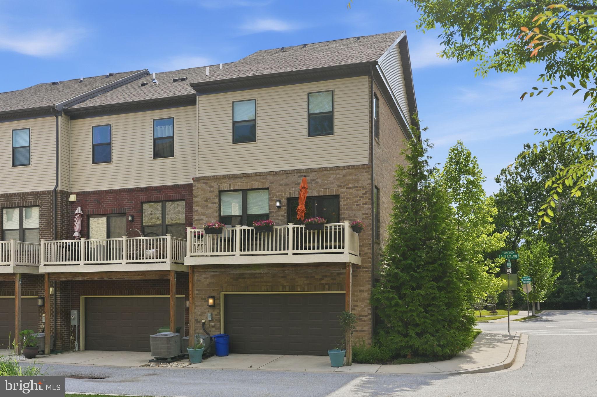 MEDFIELD - Residential