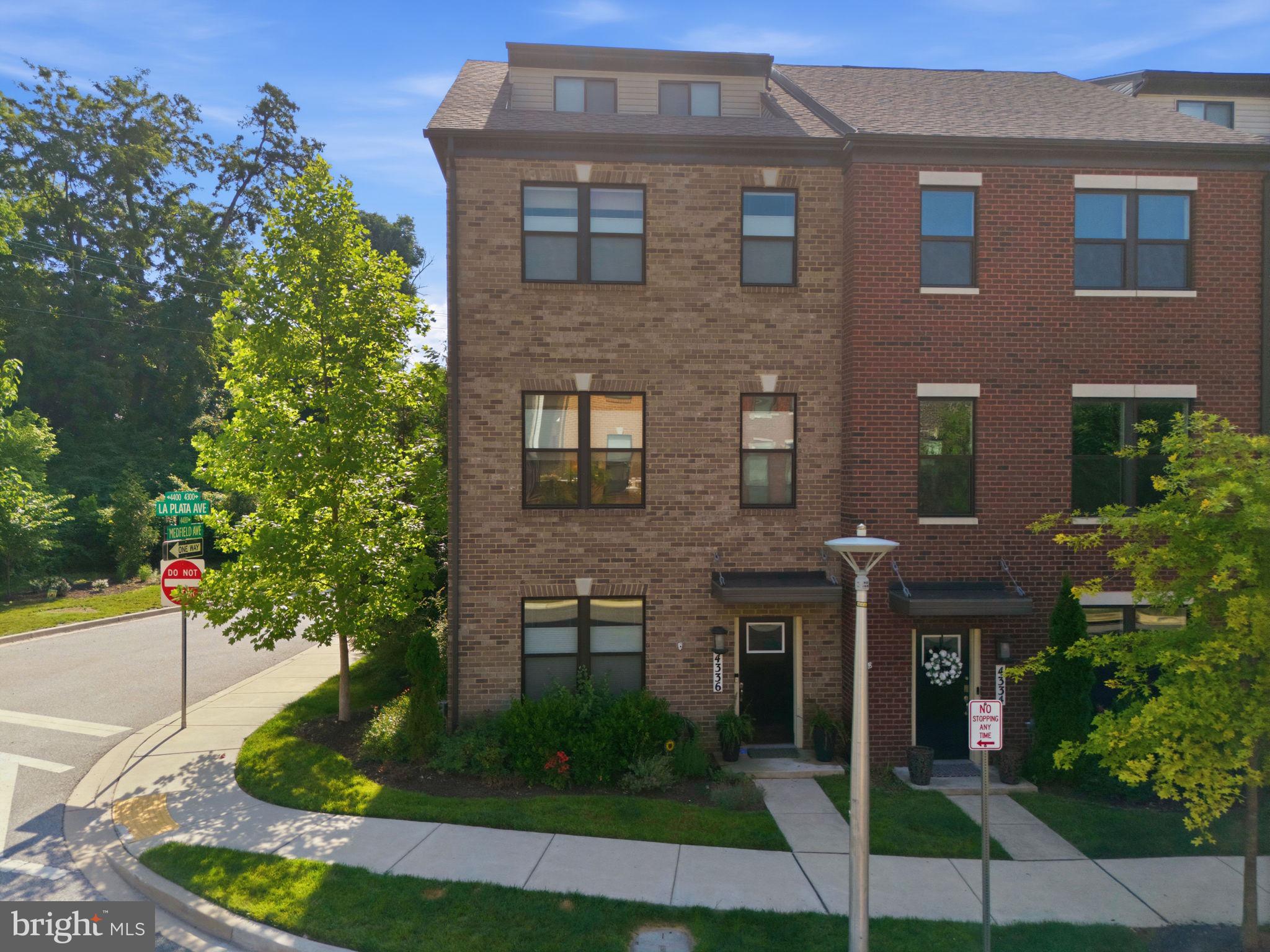 MEDFIELD - Residential