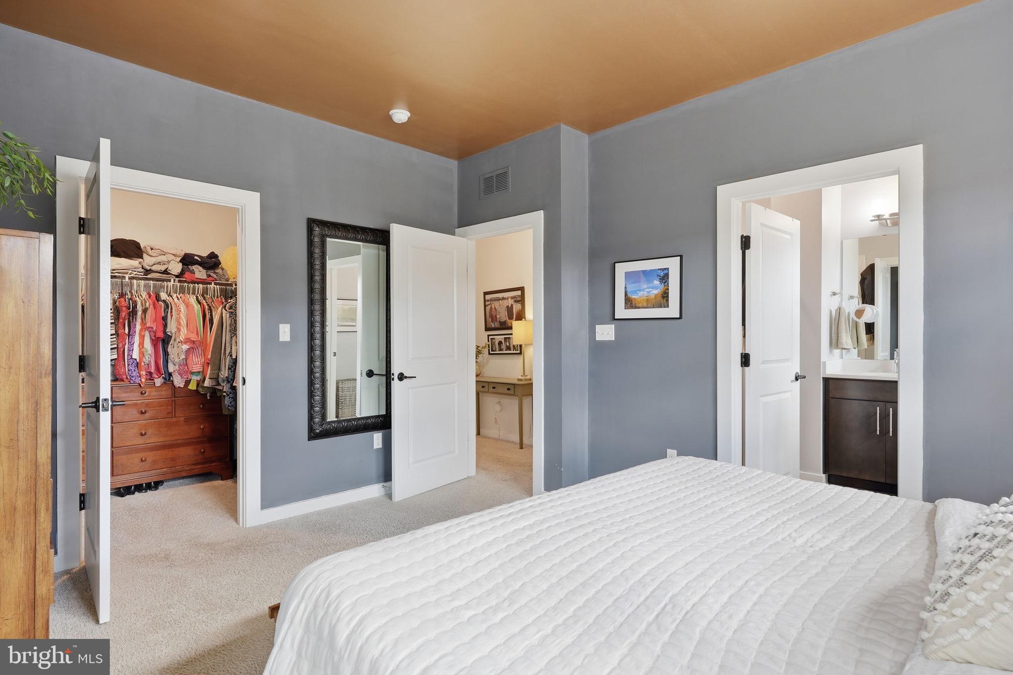 MEDFIELD - Residential