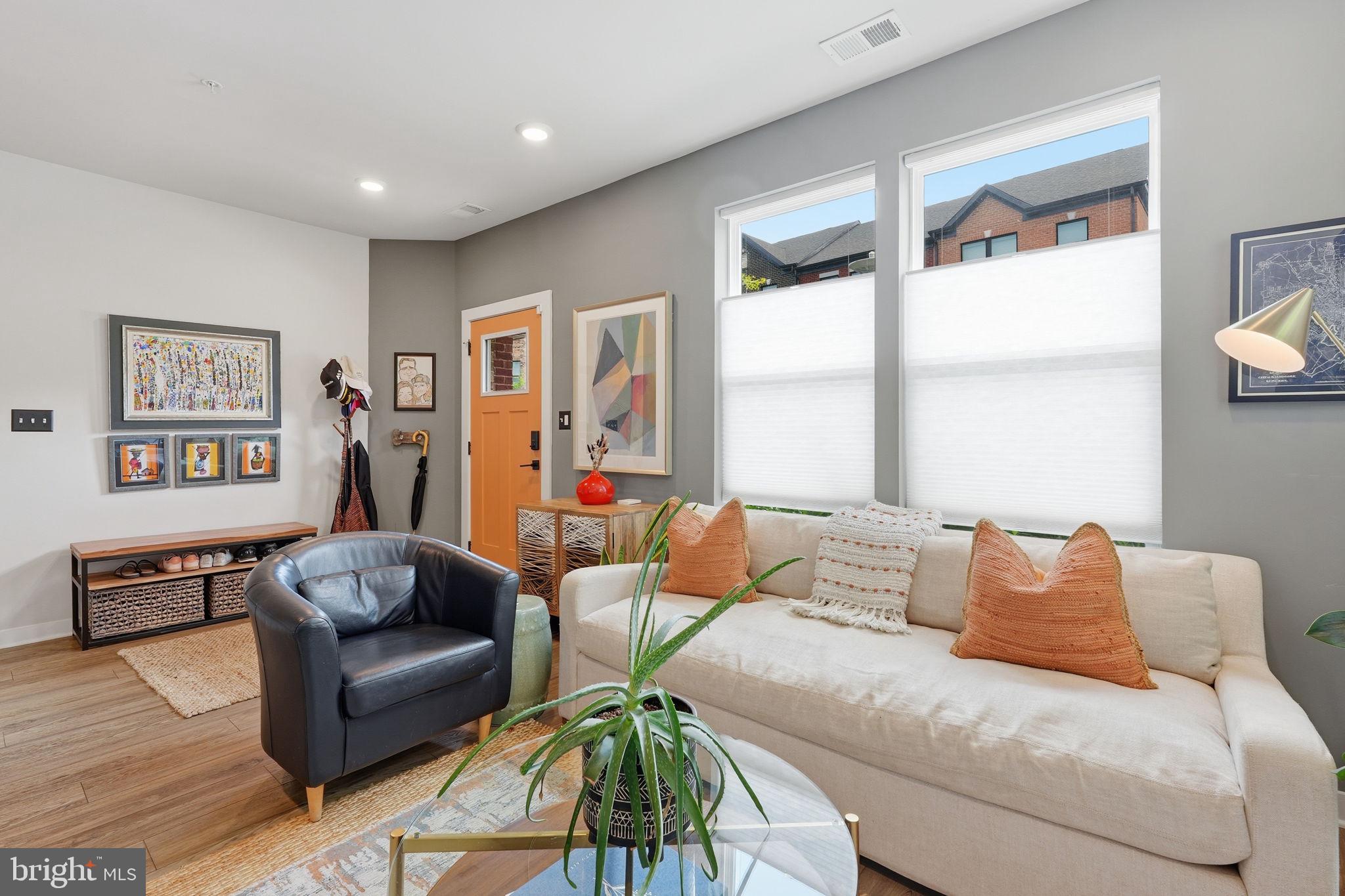 MEDFIELD - Residential