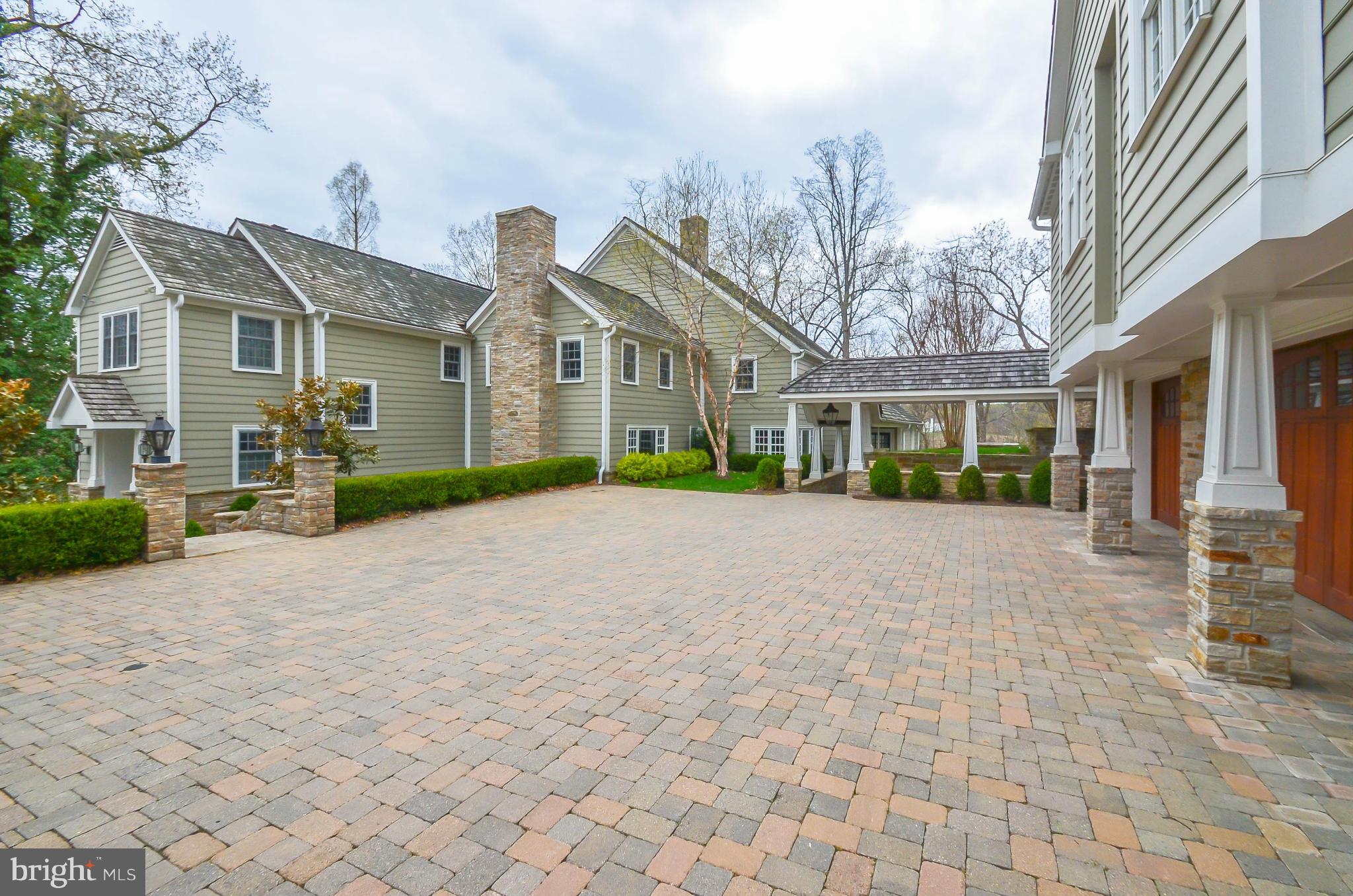 One of the most exquisite houses in the valley, Brookfield (c. 1900) sits atop a private knoll with sweeping views from every window. Enjoy 32+ acres of private woodland & trails - pool house, gym & courtyards abound - Teak 2-story great room   Walnut & granite professional kitchen   Humidified wine room   Copper-topped bar   Covered stone porches & terrace overlooking the heart of horse country