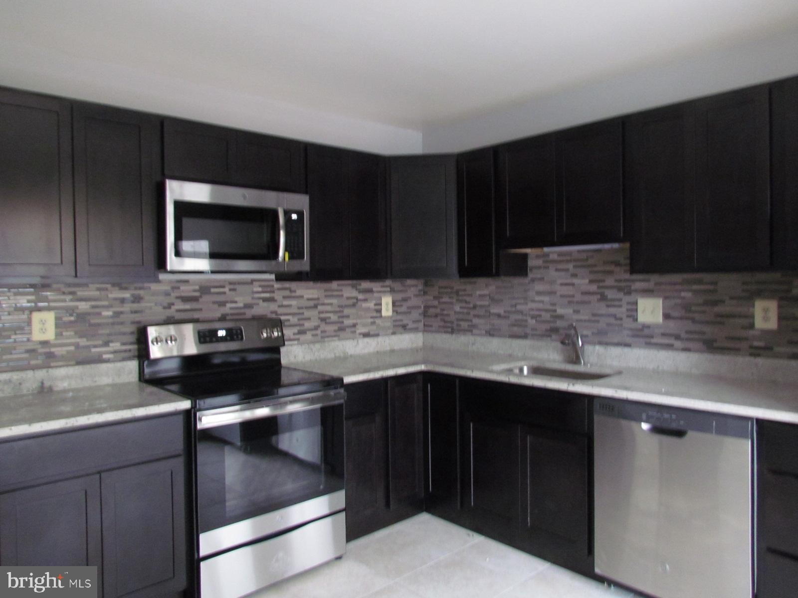 LANCASTER - Residential Lease