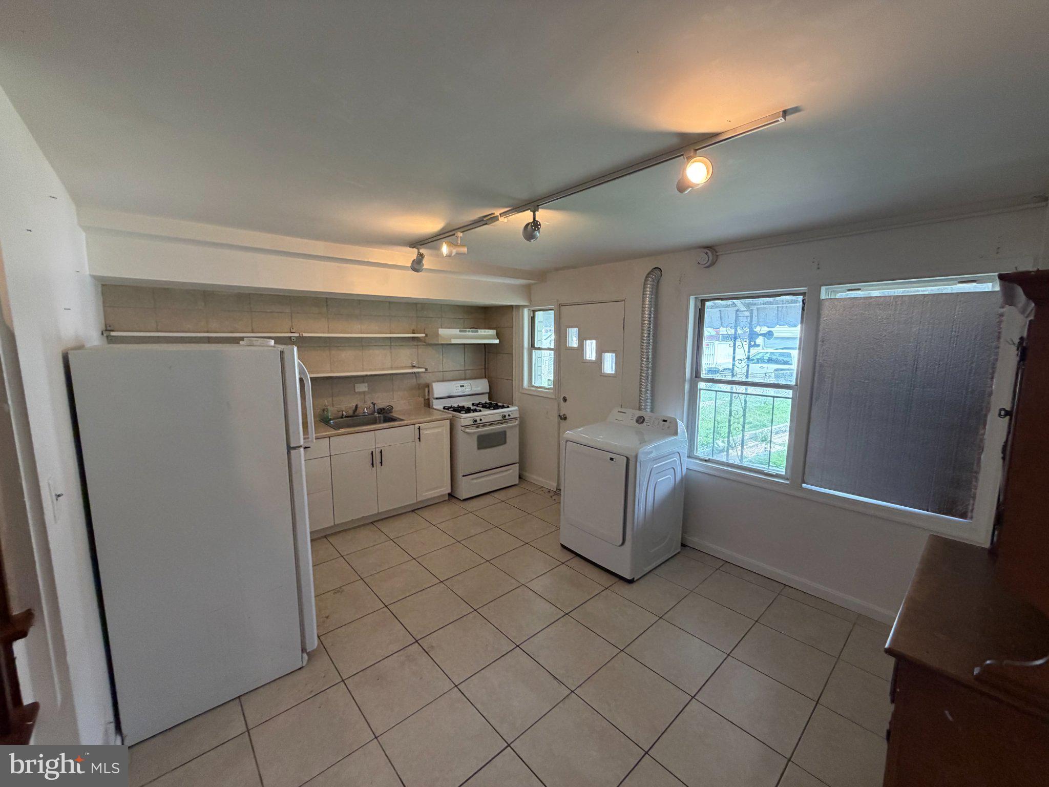 EASTWOOD - Residential