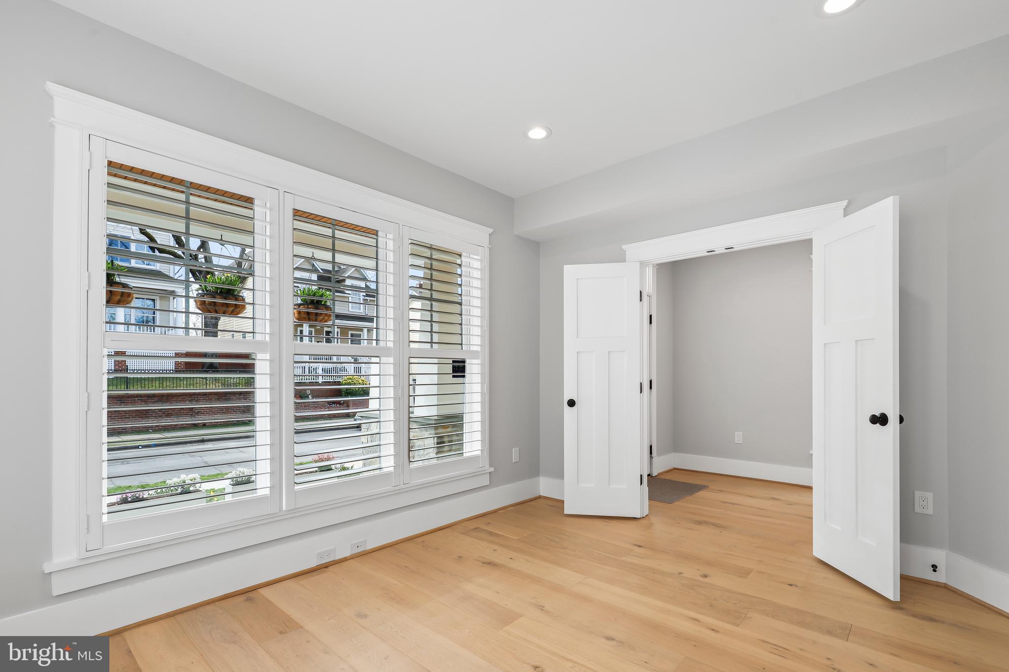 ROSEMONT - Residential