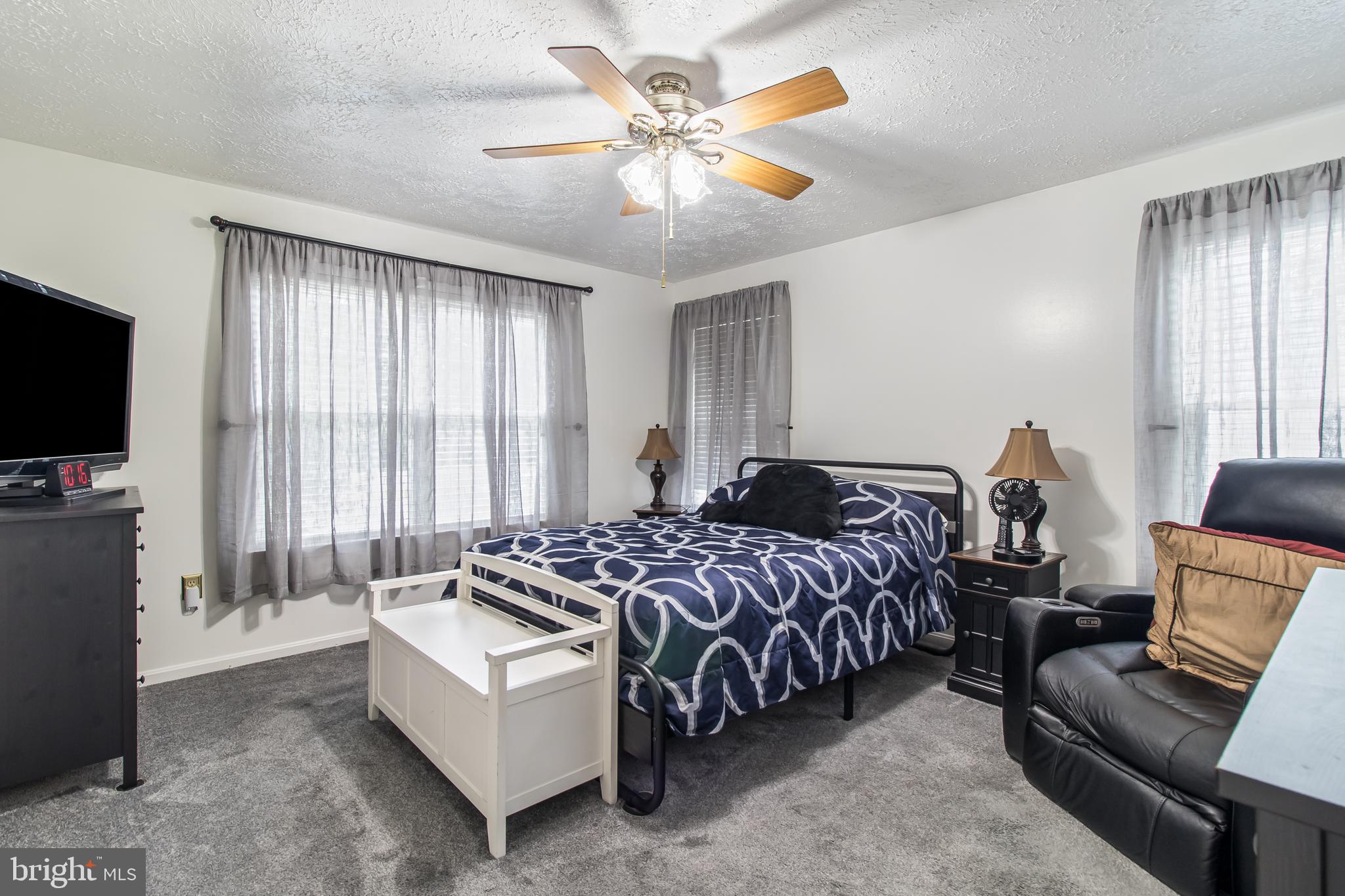 DORCHESTER - ST. CHARLES - Residential