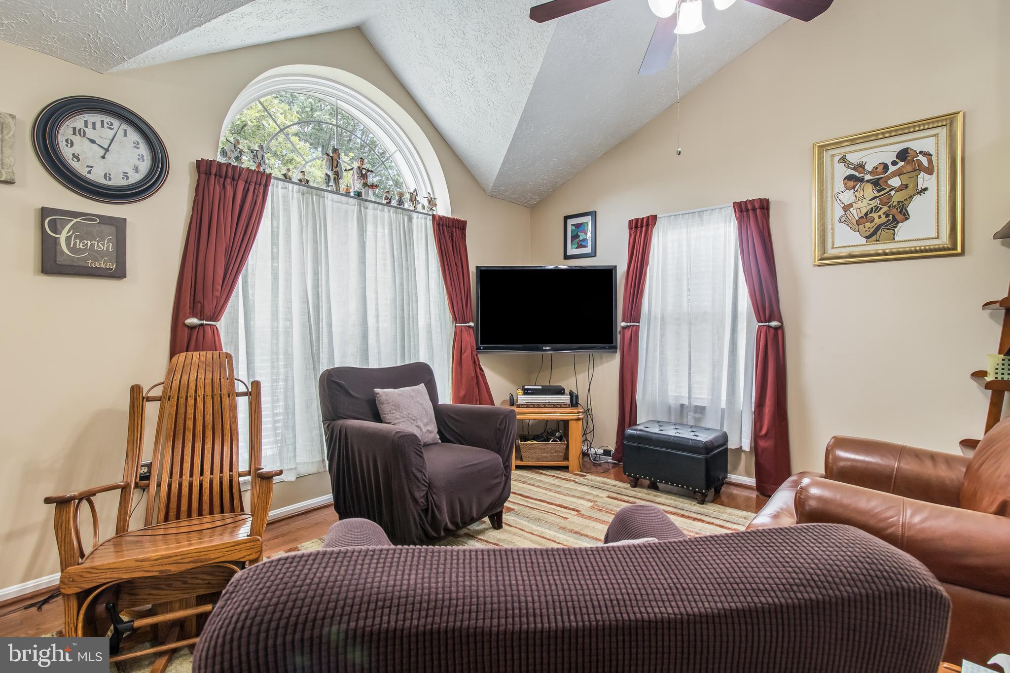 DORCHESTER - ST. CHARLES - Residential