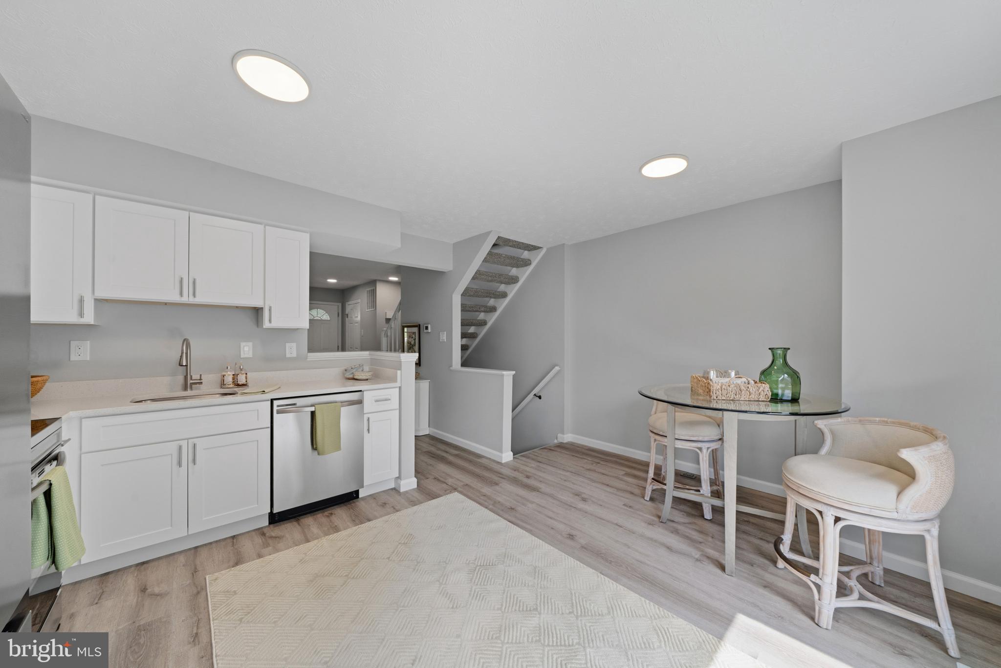 GUNNERS LAKE VILLAGE - Residential