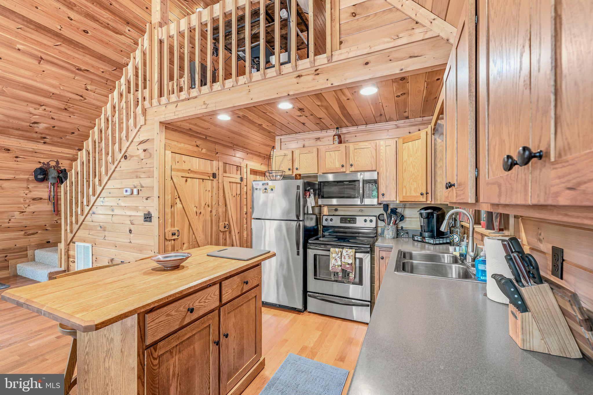 ROUSE MOUNTAIN - Residential