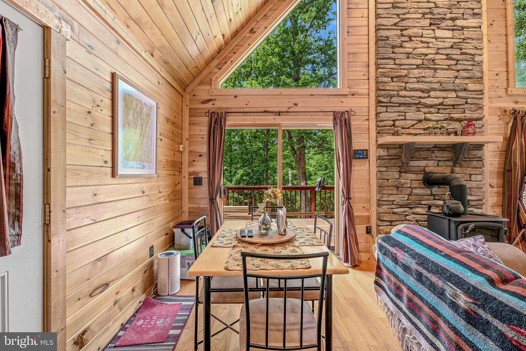 ROUSE MOUNTAIN - Residential