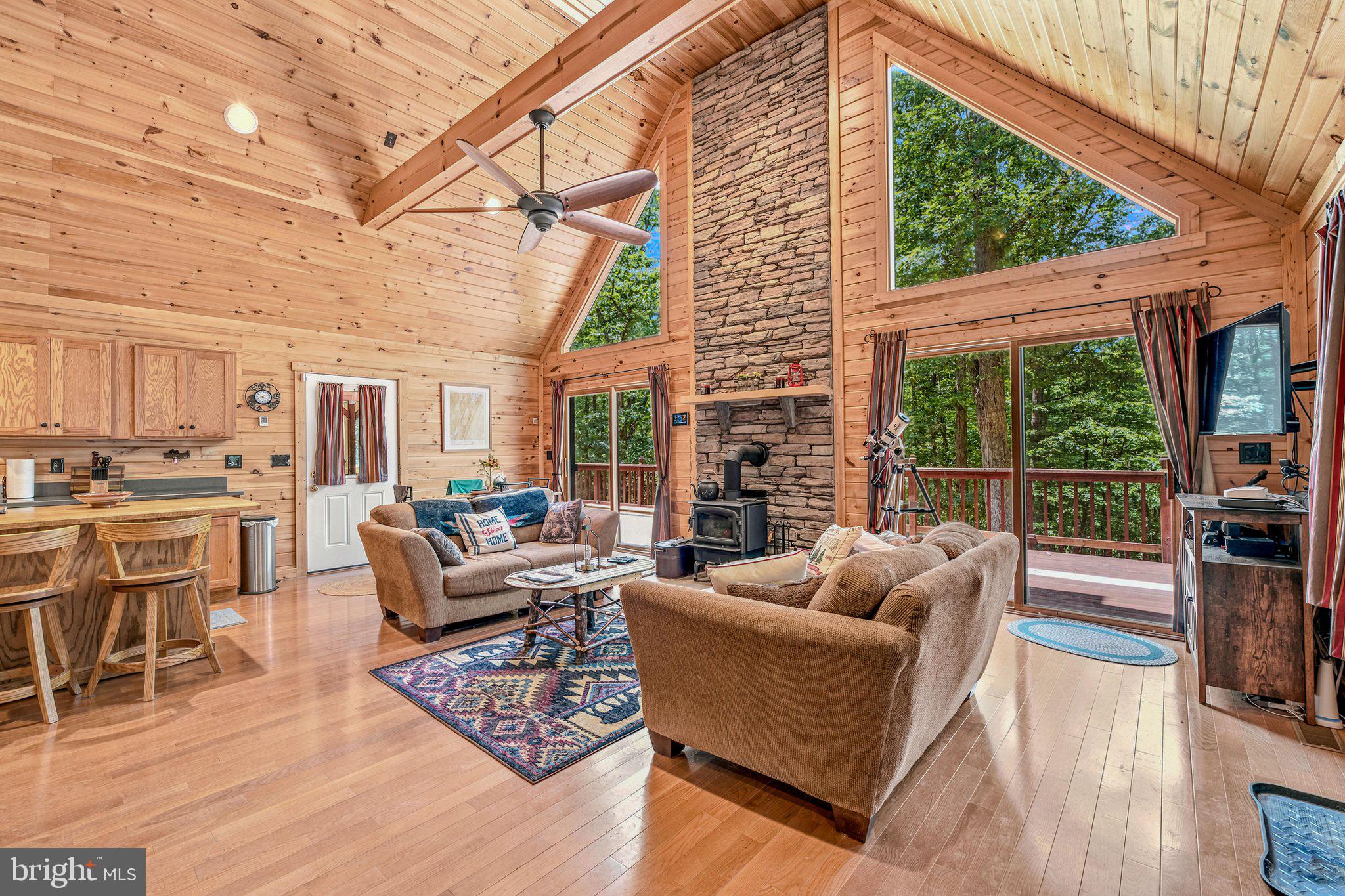 ROUSE MOUNTAIN - Residential