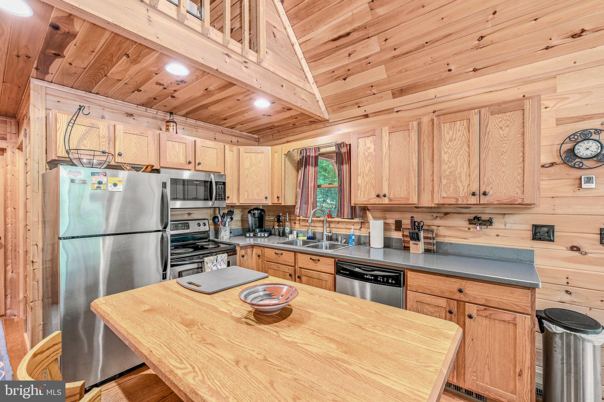 ROUSE MOUNTAIN - Residential