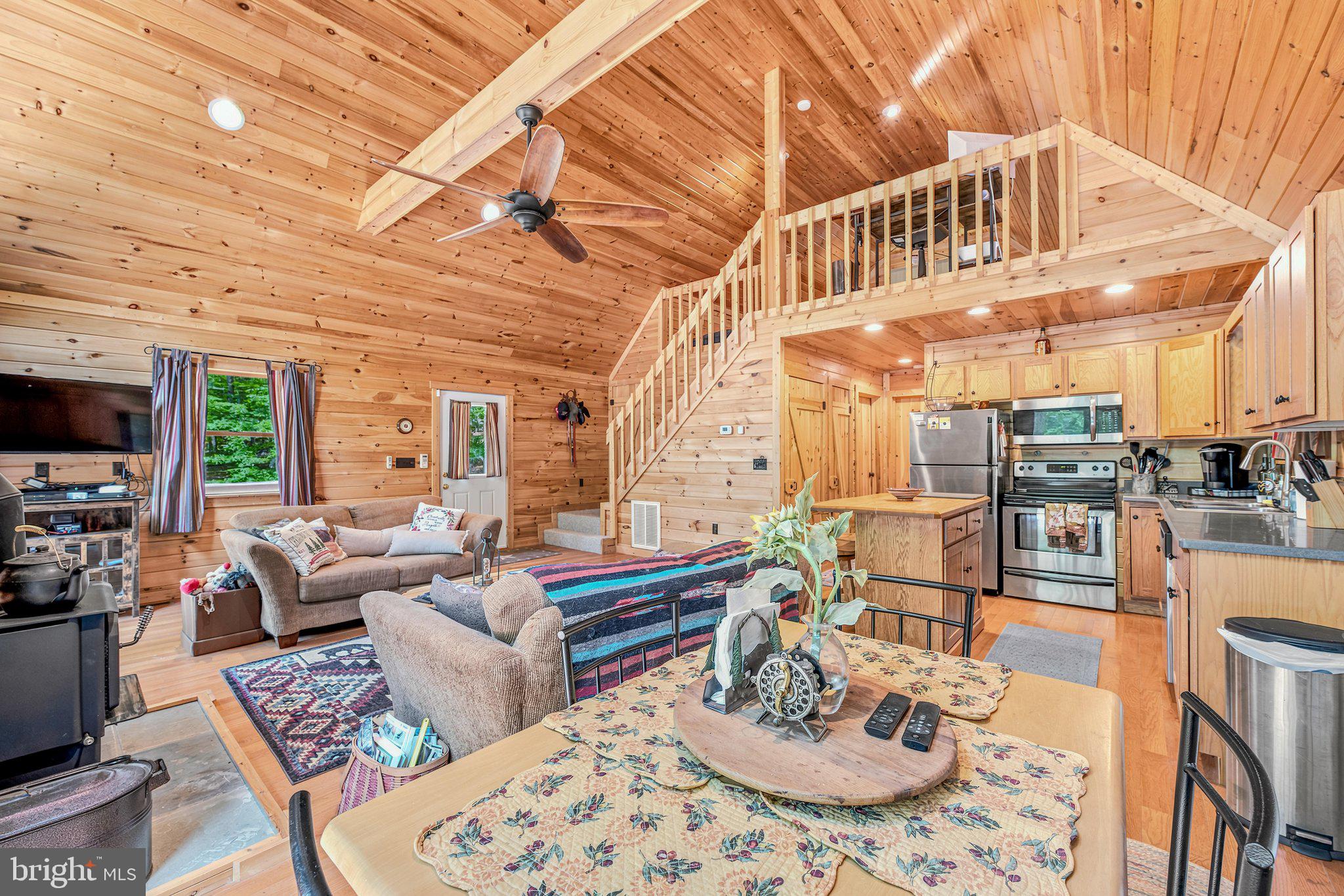 ROUSE MOUNTAIN - Residential