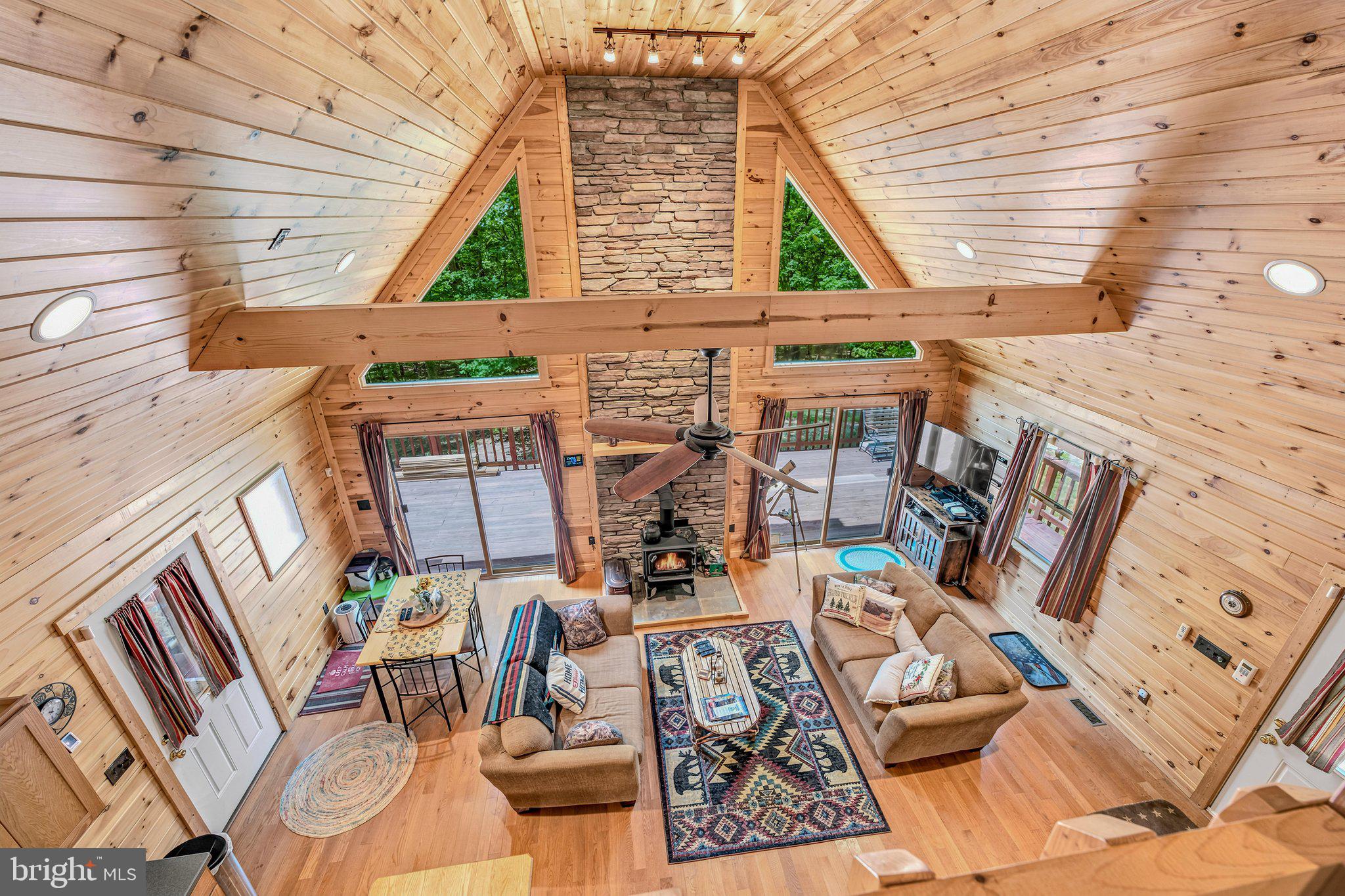 ROUSE MOUNTAIN - Residential