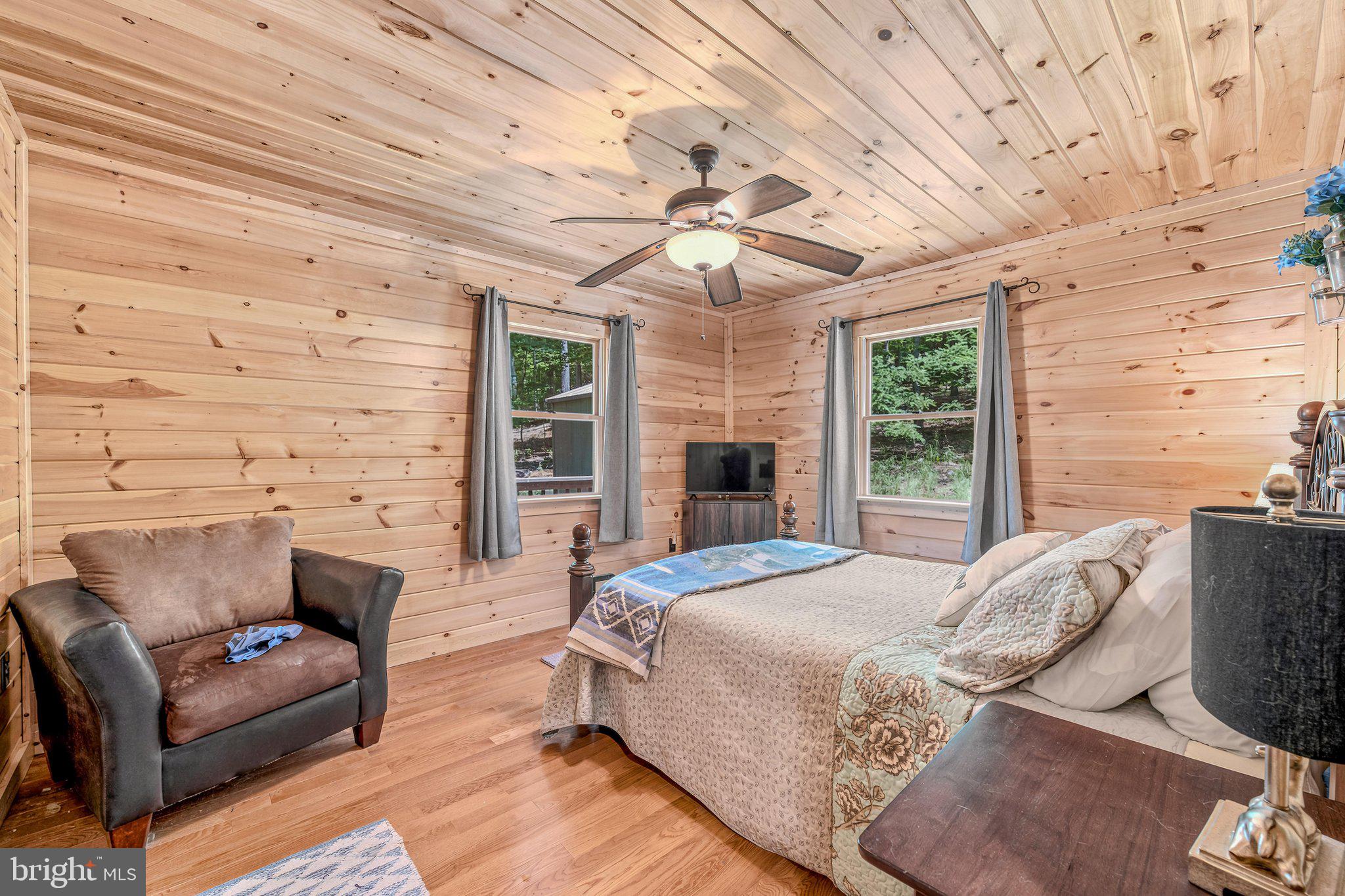 ROUSE MOUNTAIN - Residential