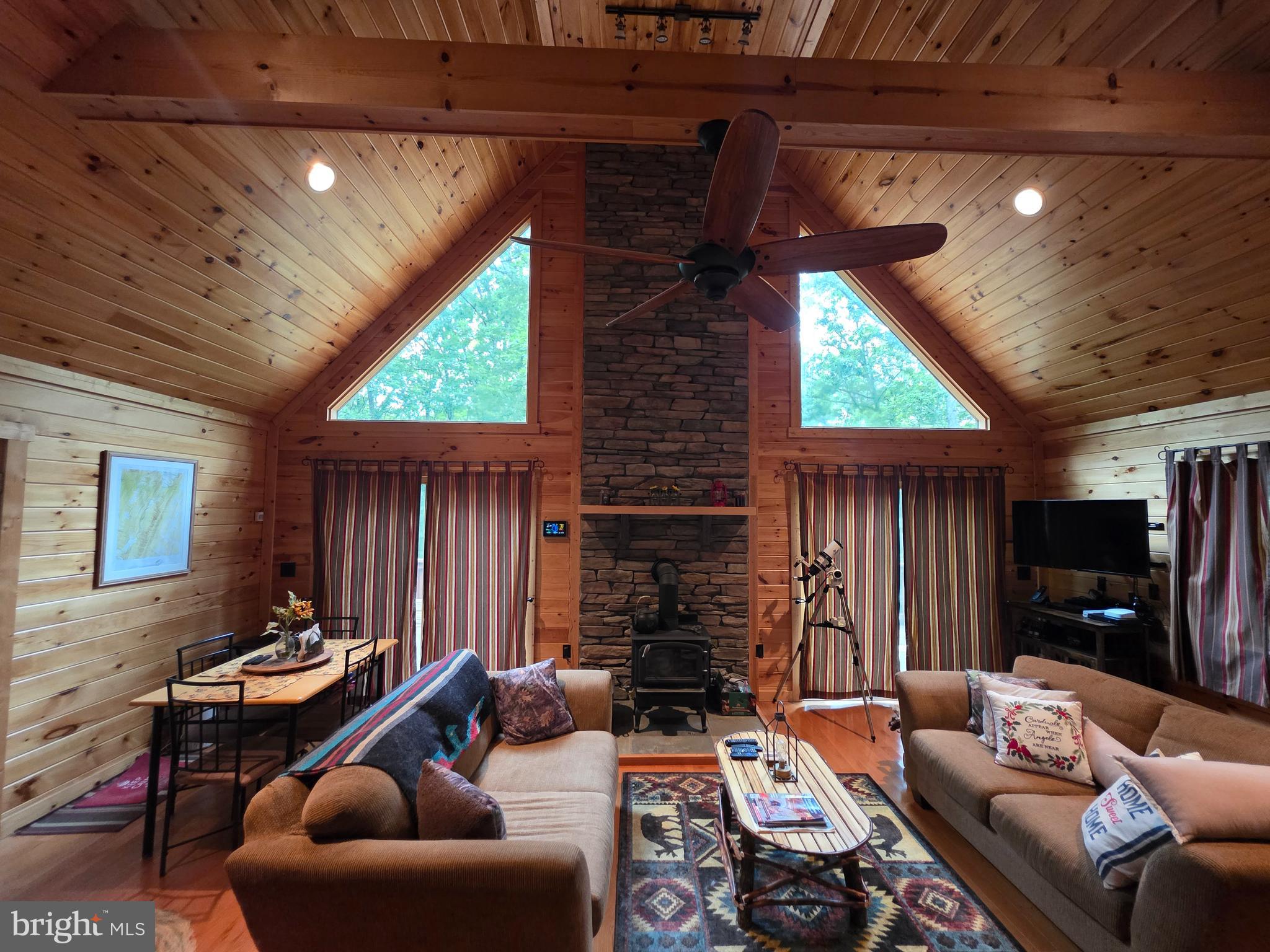 ROUSE MOUNTAIN - Residential