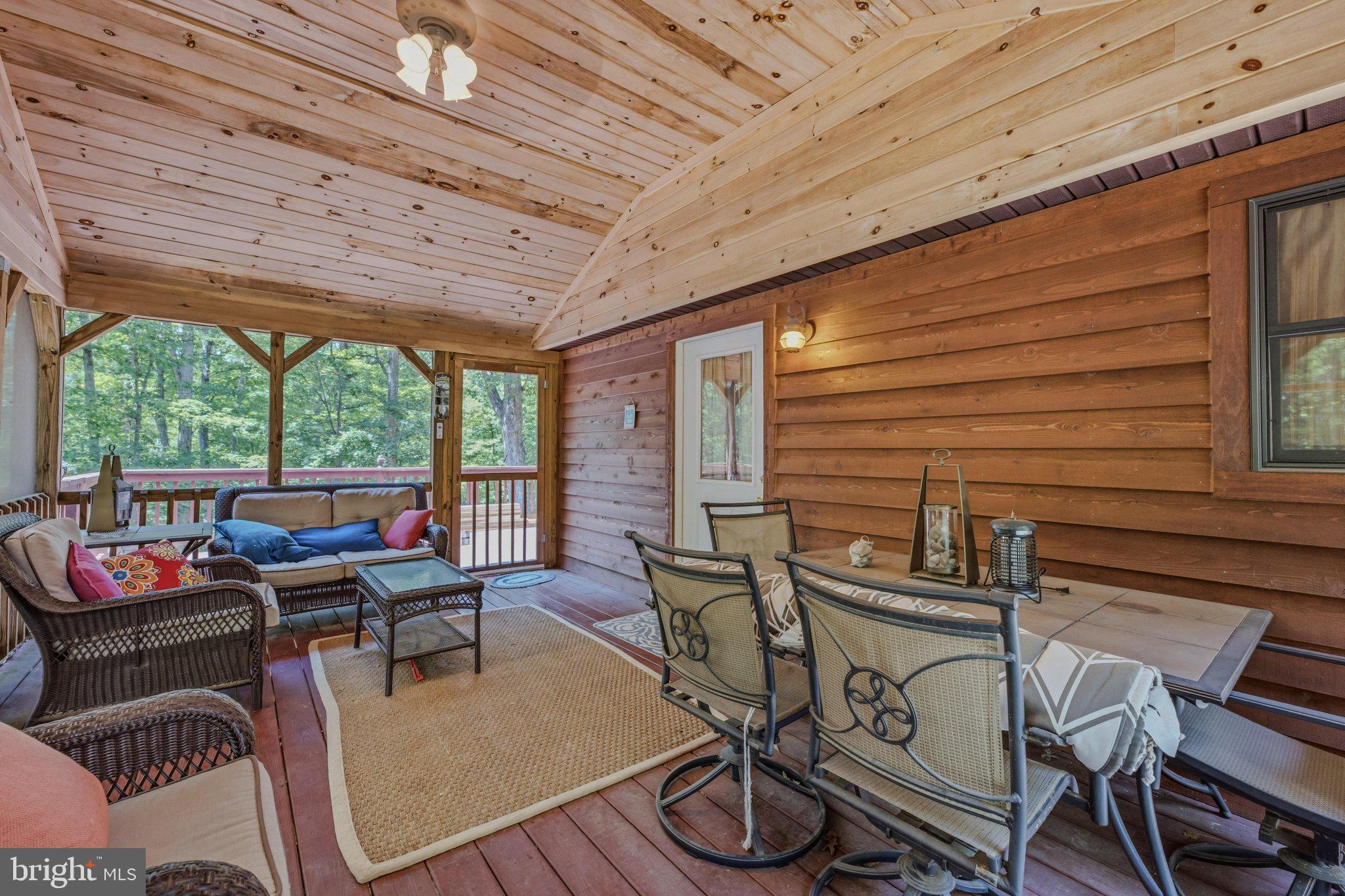 ROUSE MOUNTAIN - Residential
