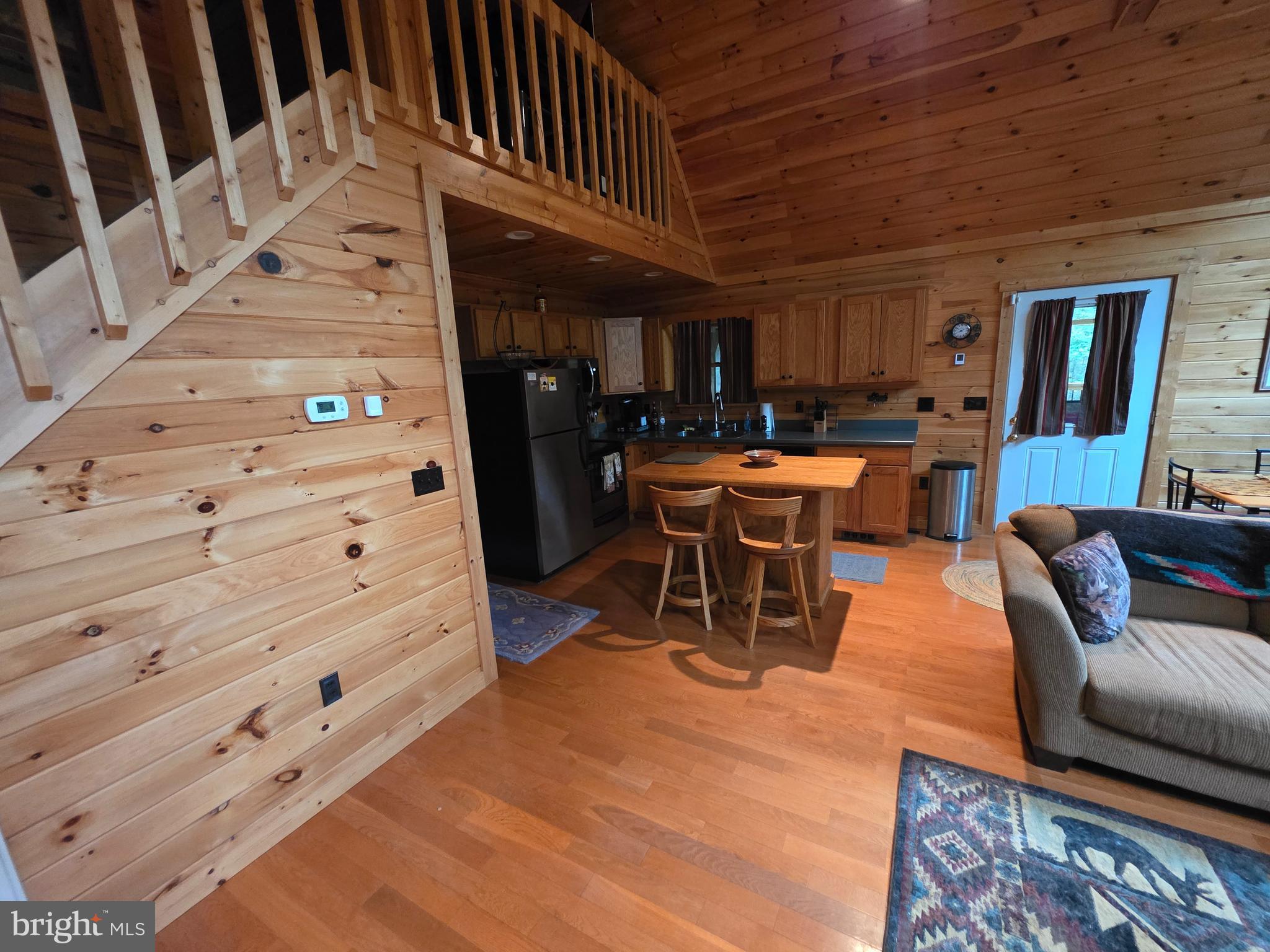 ROUSE MOUNTAIN - Residential