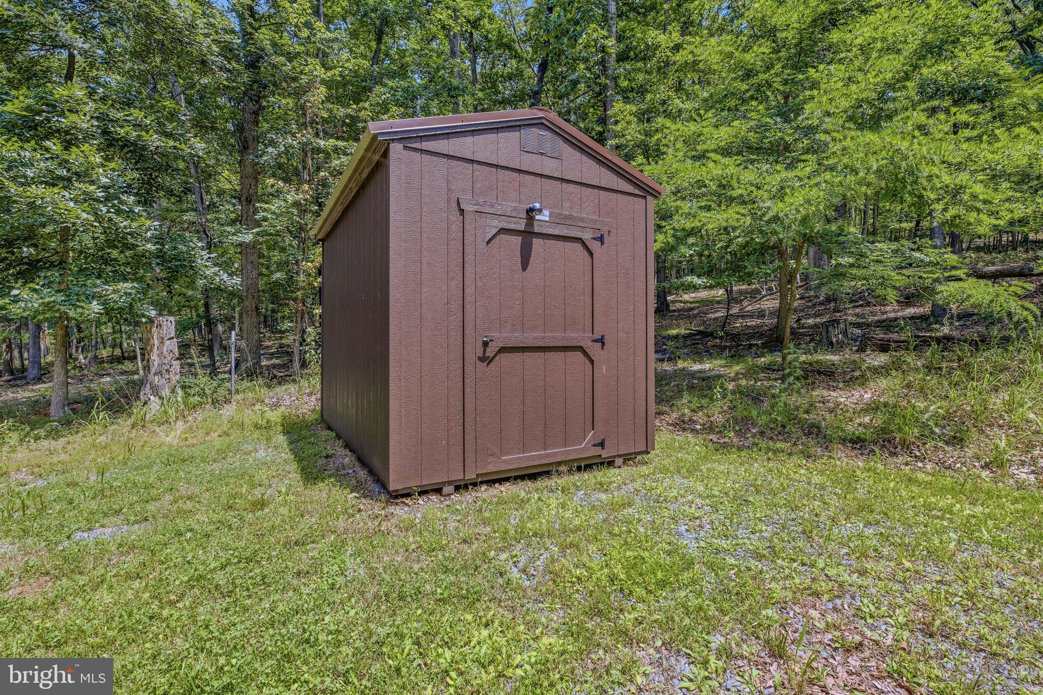 ROUSE MOUNTAIN - Residential