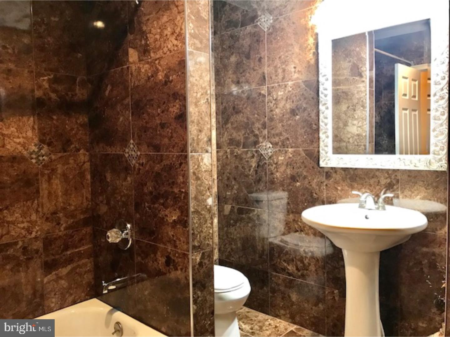 WEST OAK LANE - Residential Lease