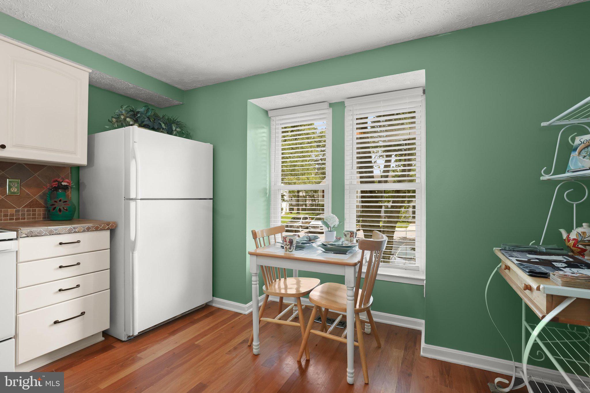 GLEN OAKS - Residential