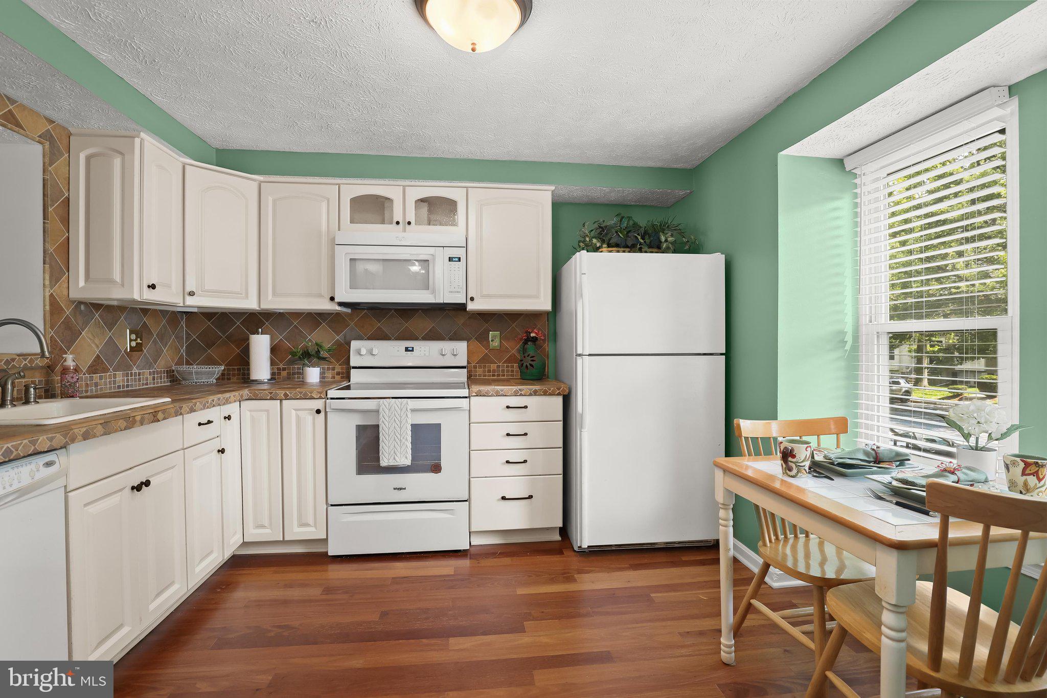 GLEN OAKS - Residential