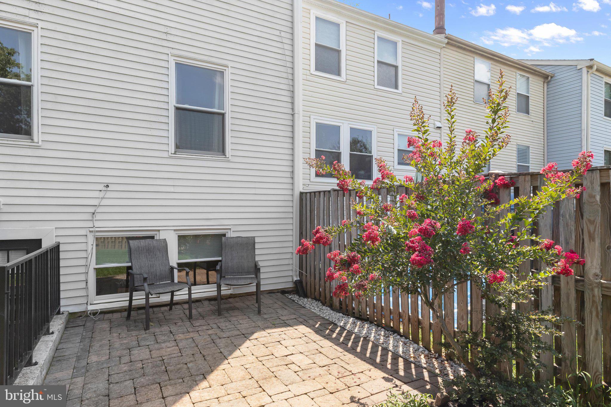 GLEN OAKS - Residential
