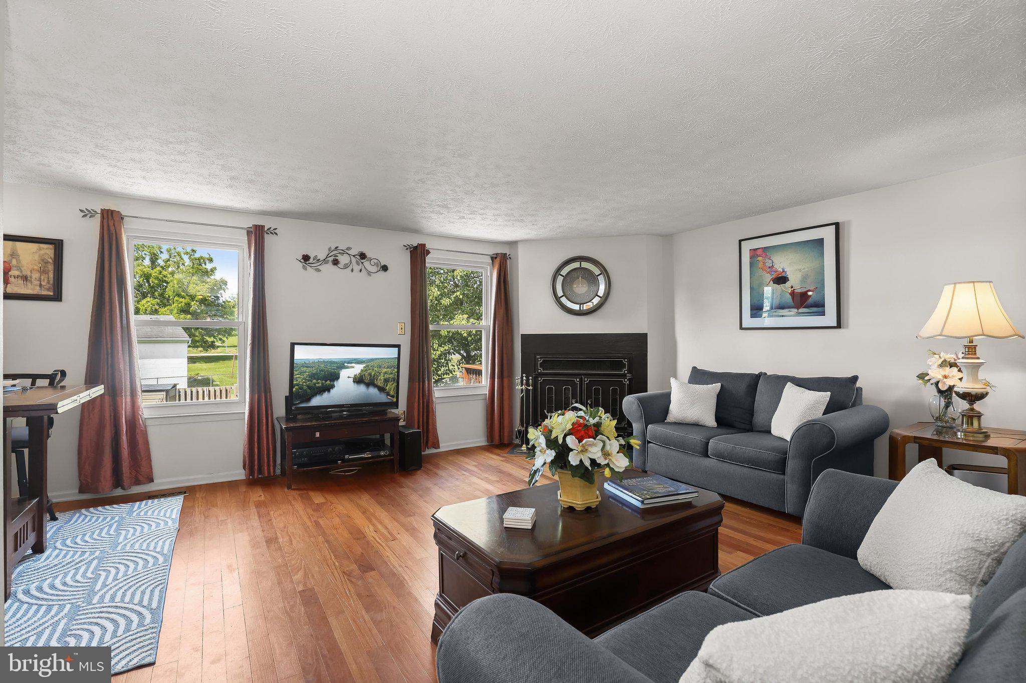 GLEN OAKS - Residential