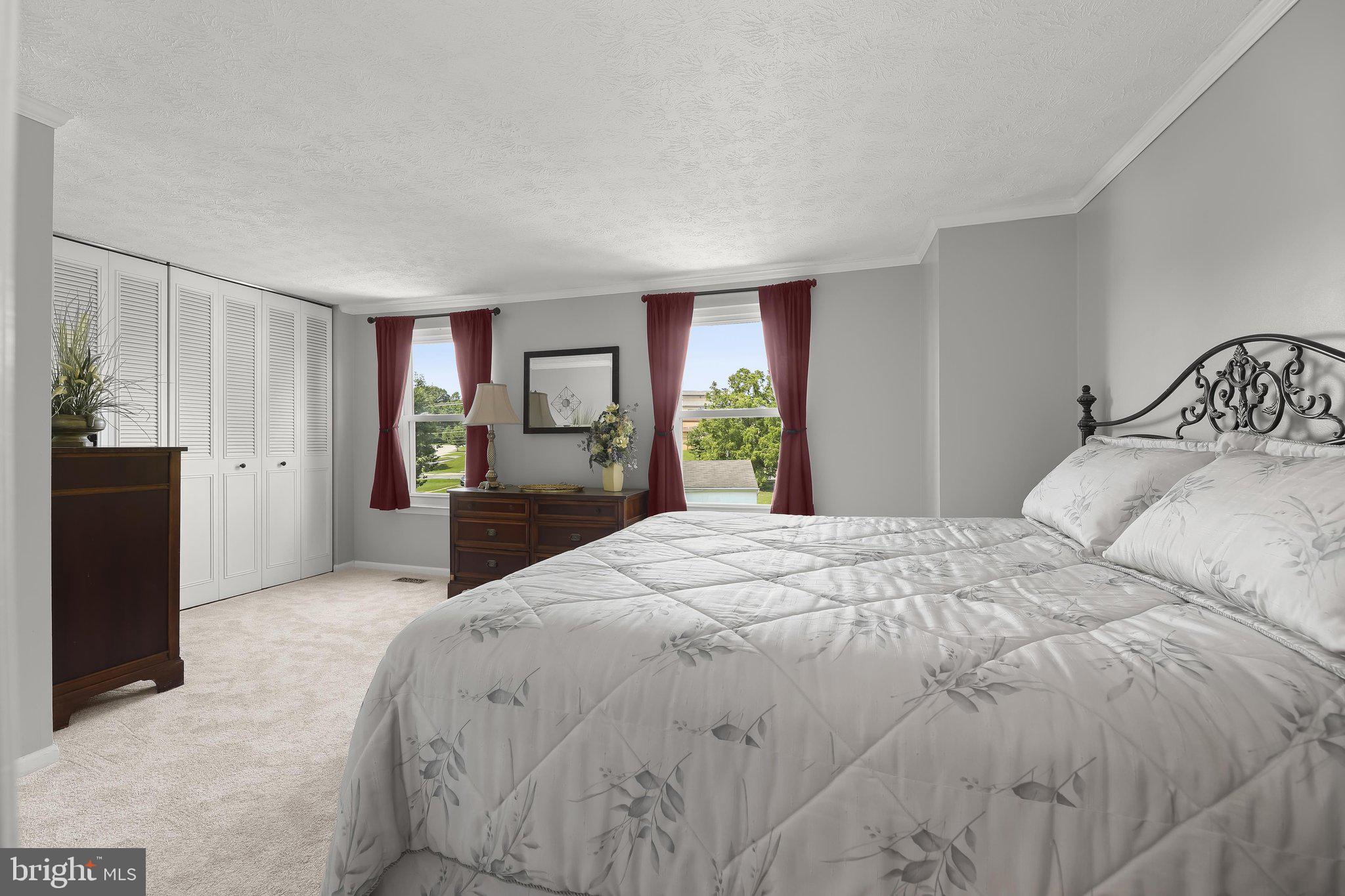 GLEN OAKS - Residential