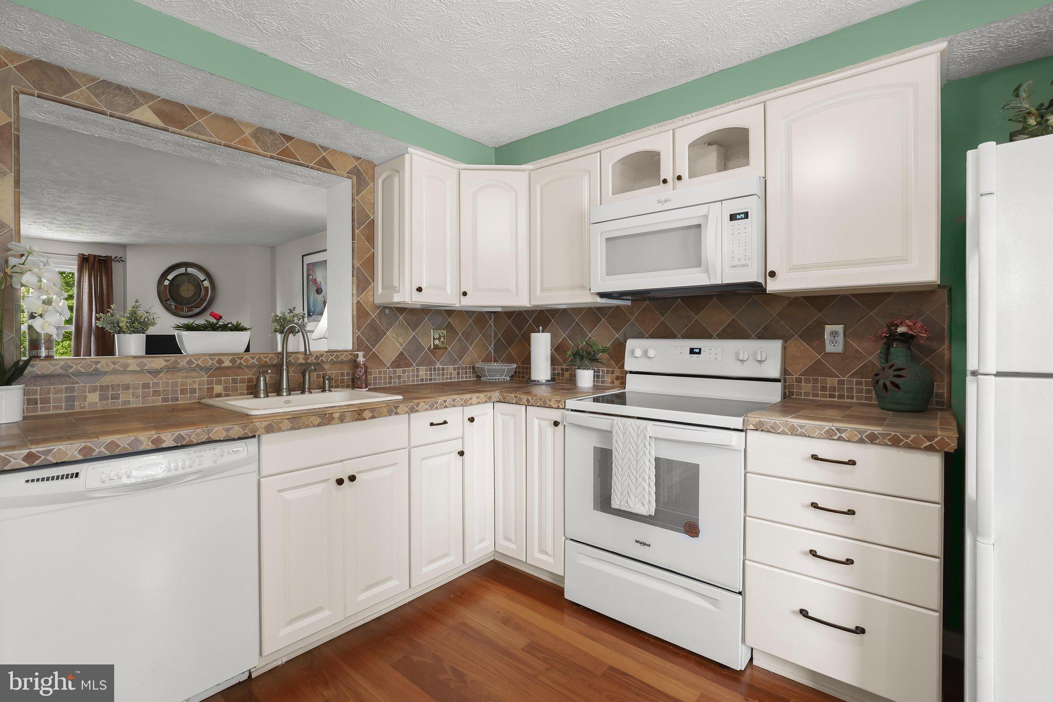 GLEN OAKS - Residential