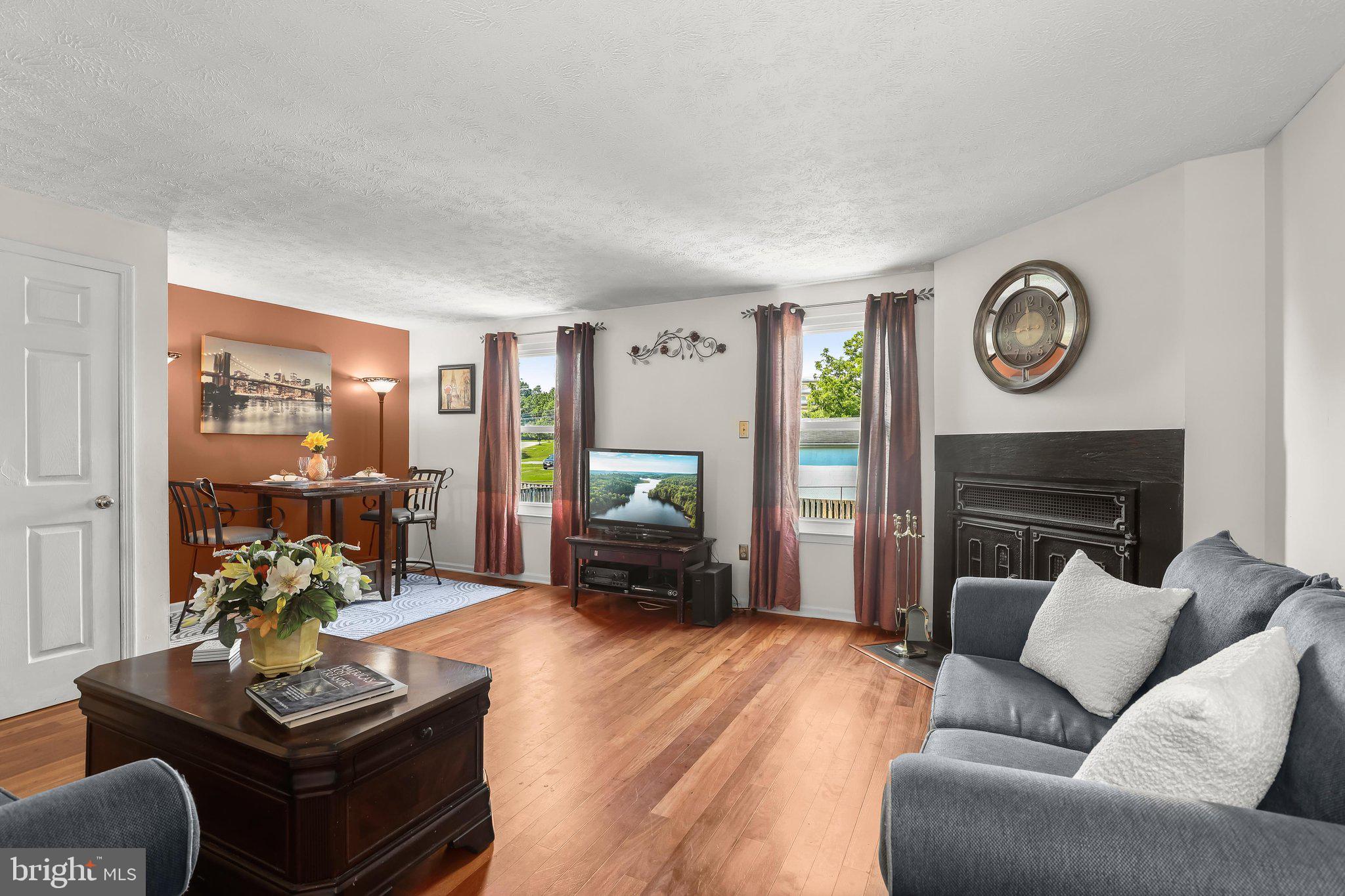 GLEN OAKS - Residential