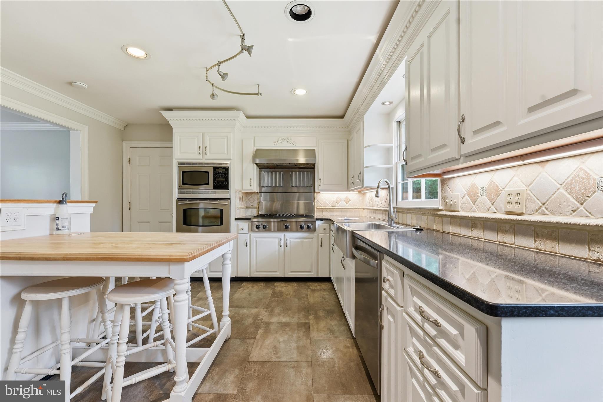 FOUNTAIN HEAD - Residential