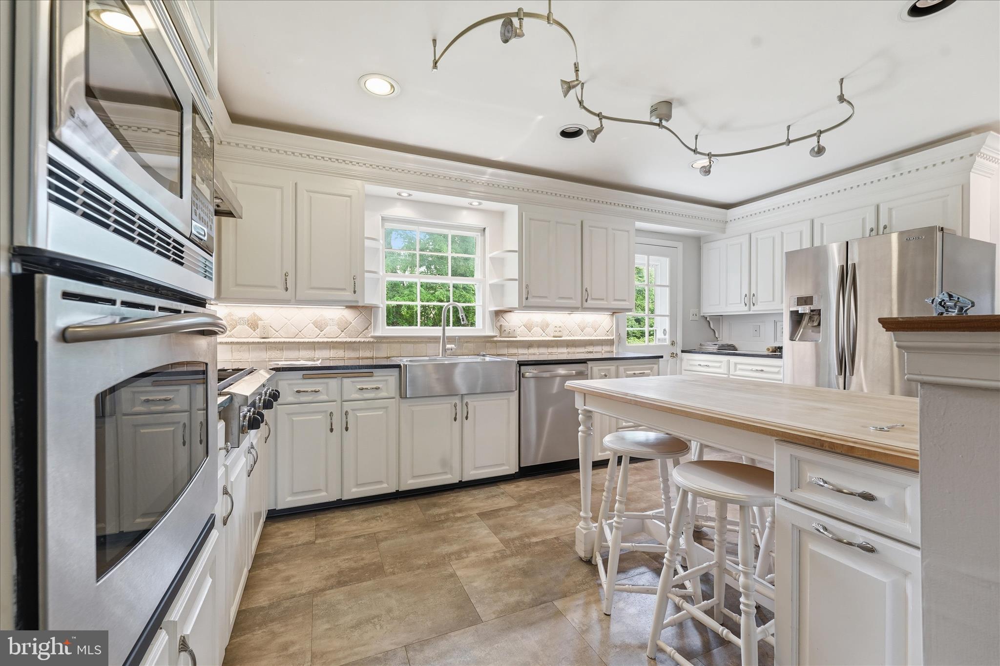 FOUNTAIN HEAD - Residential