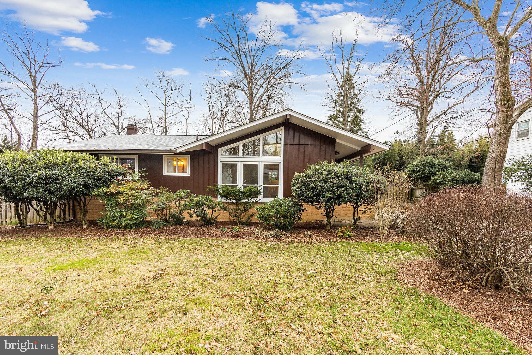 DUNN LORING WOODS - Residential Lease