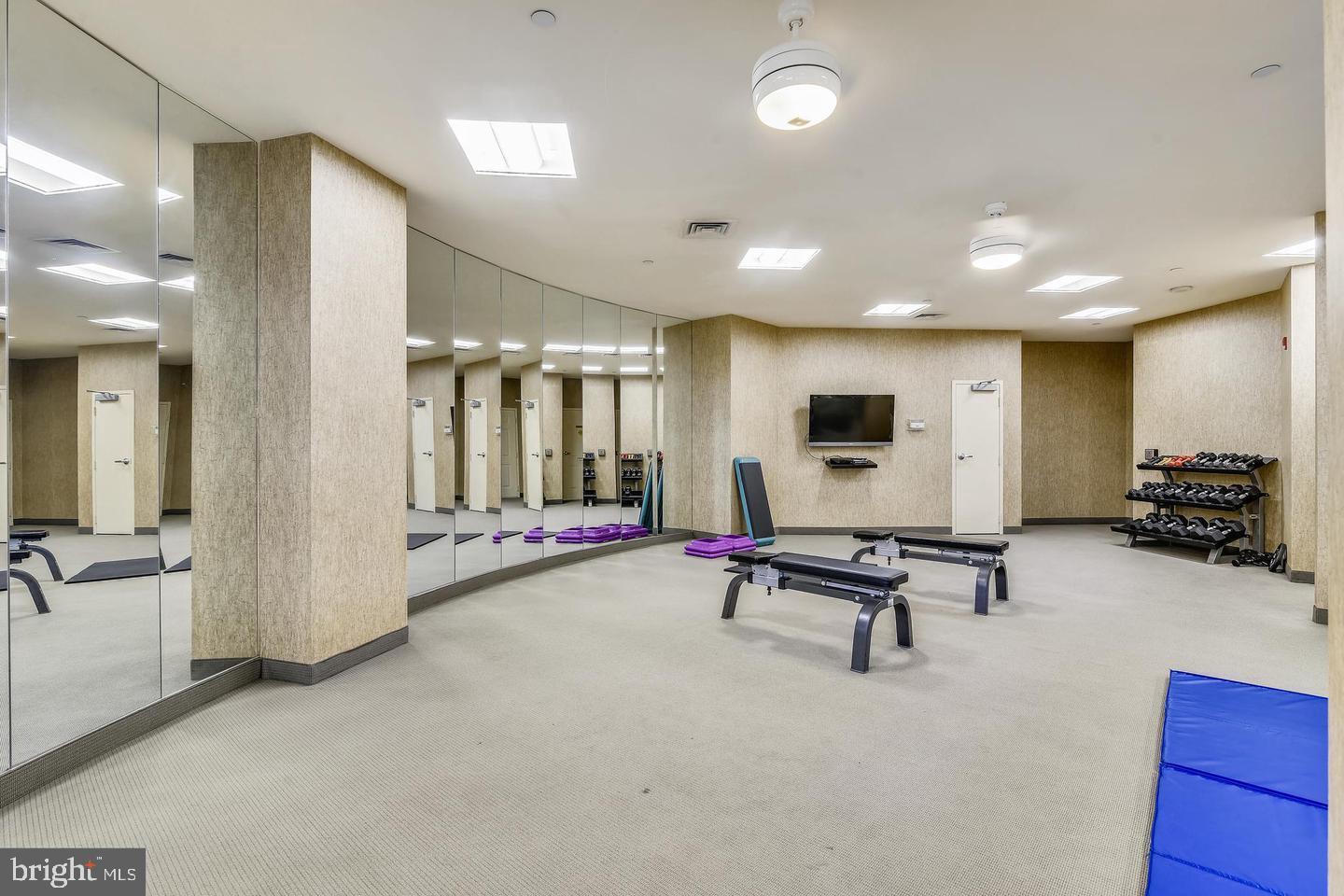 CARLTON HOUSE - Residential Lease