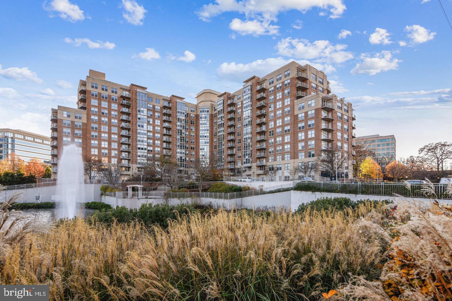 CARLTON HOUSE - Residential Lease