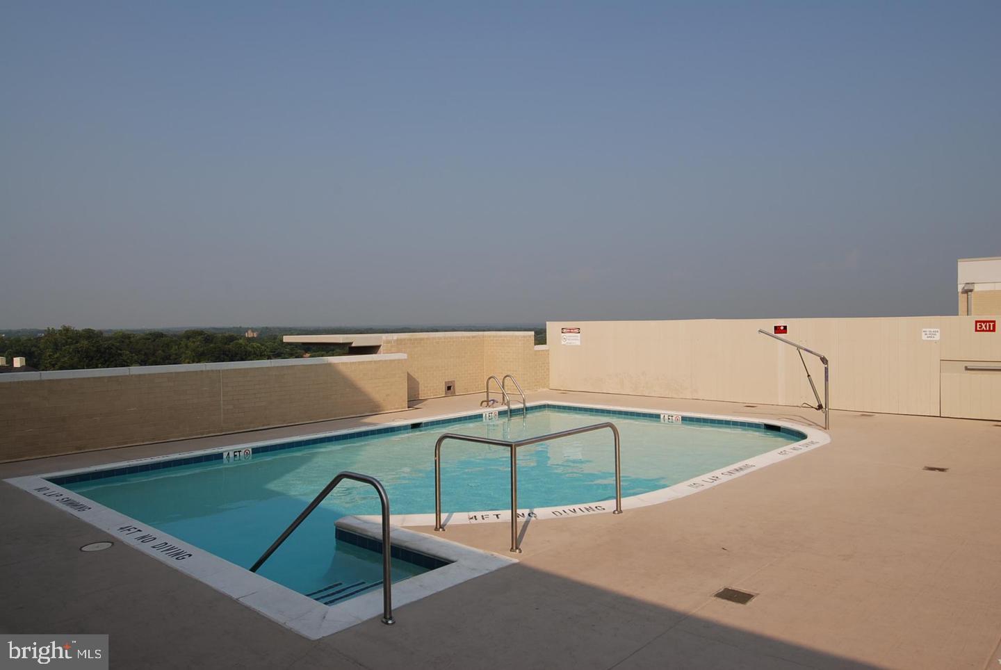 CARLTON HOUSE - Residential Lease