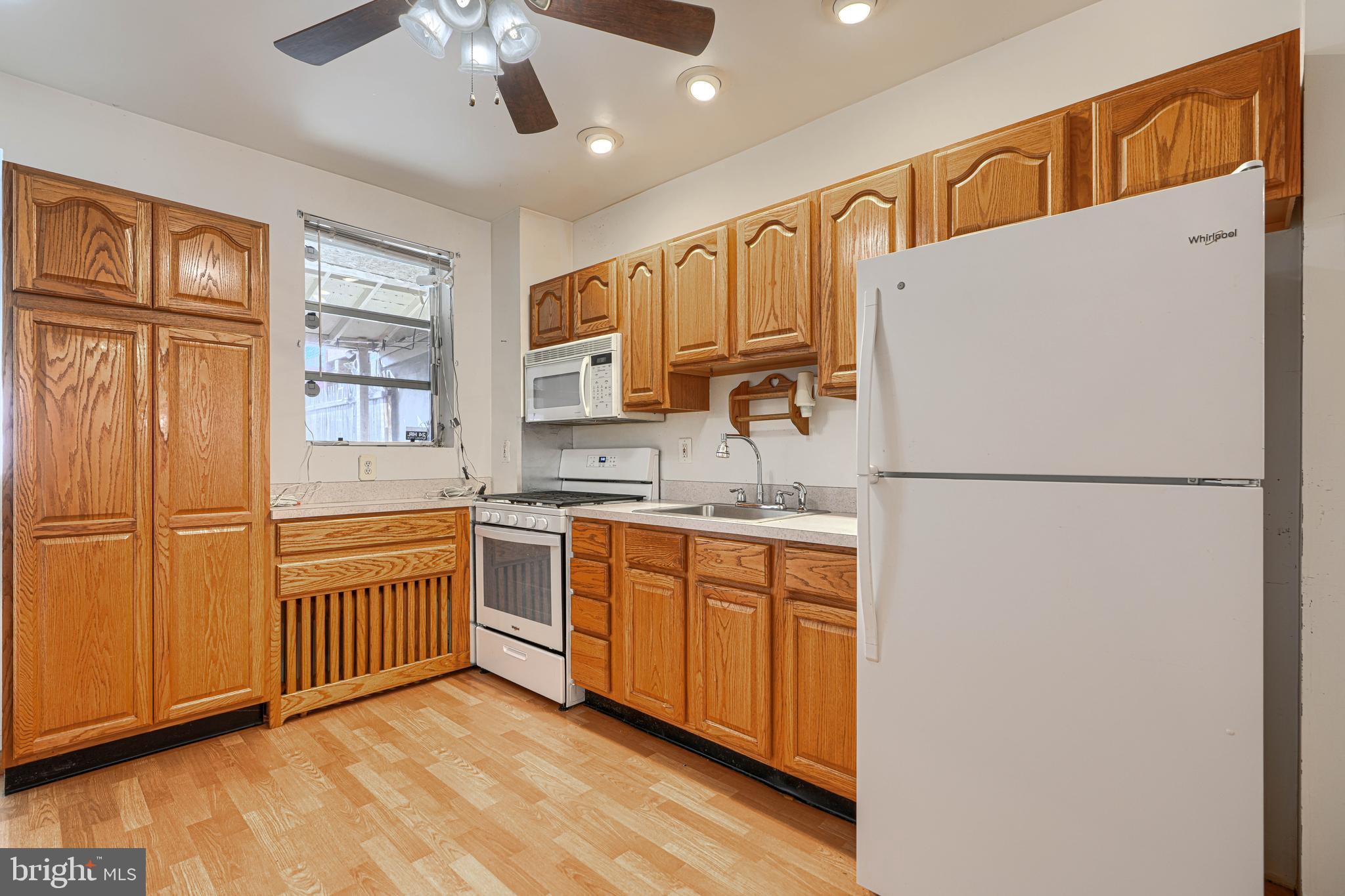 LOCUST POINT - Residential