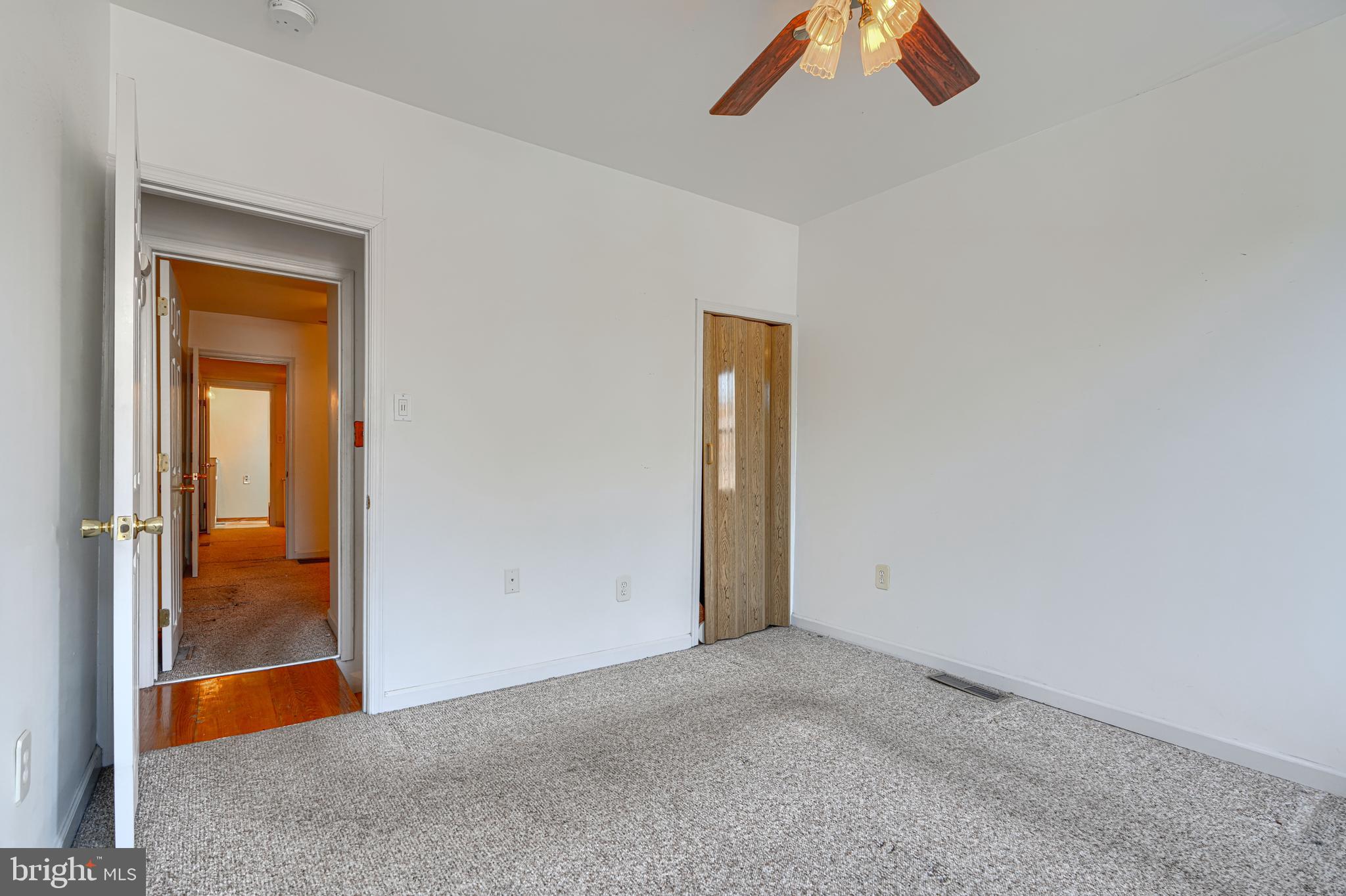 LOCUST POINT - Residential