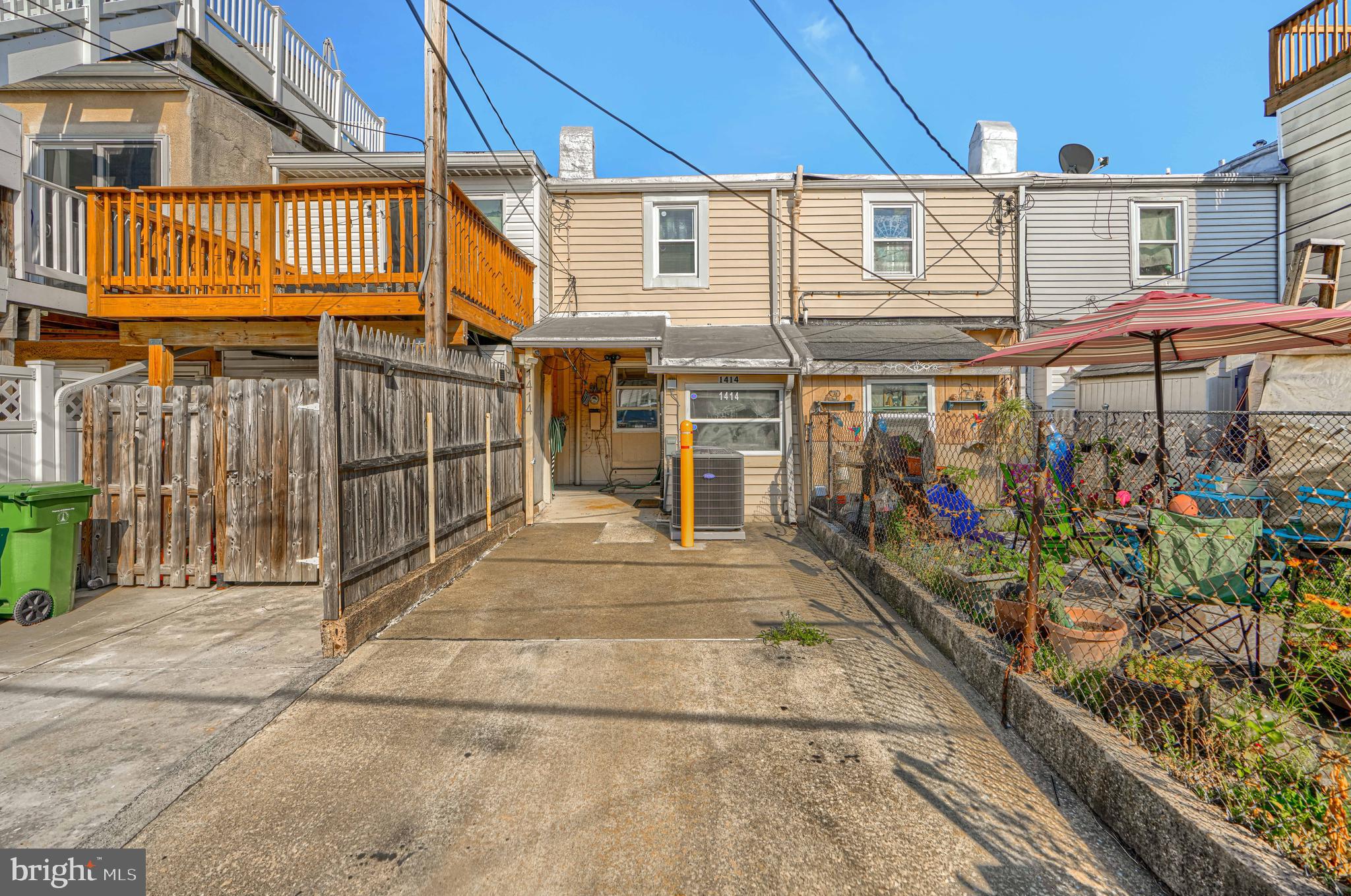 LOCUST POINT - Residential