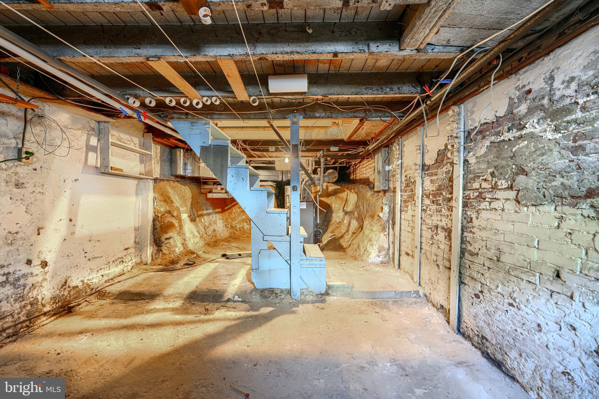LOCUST POINT - Residential