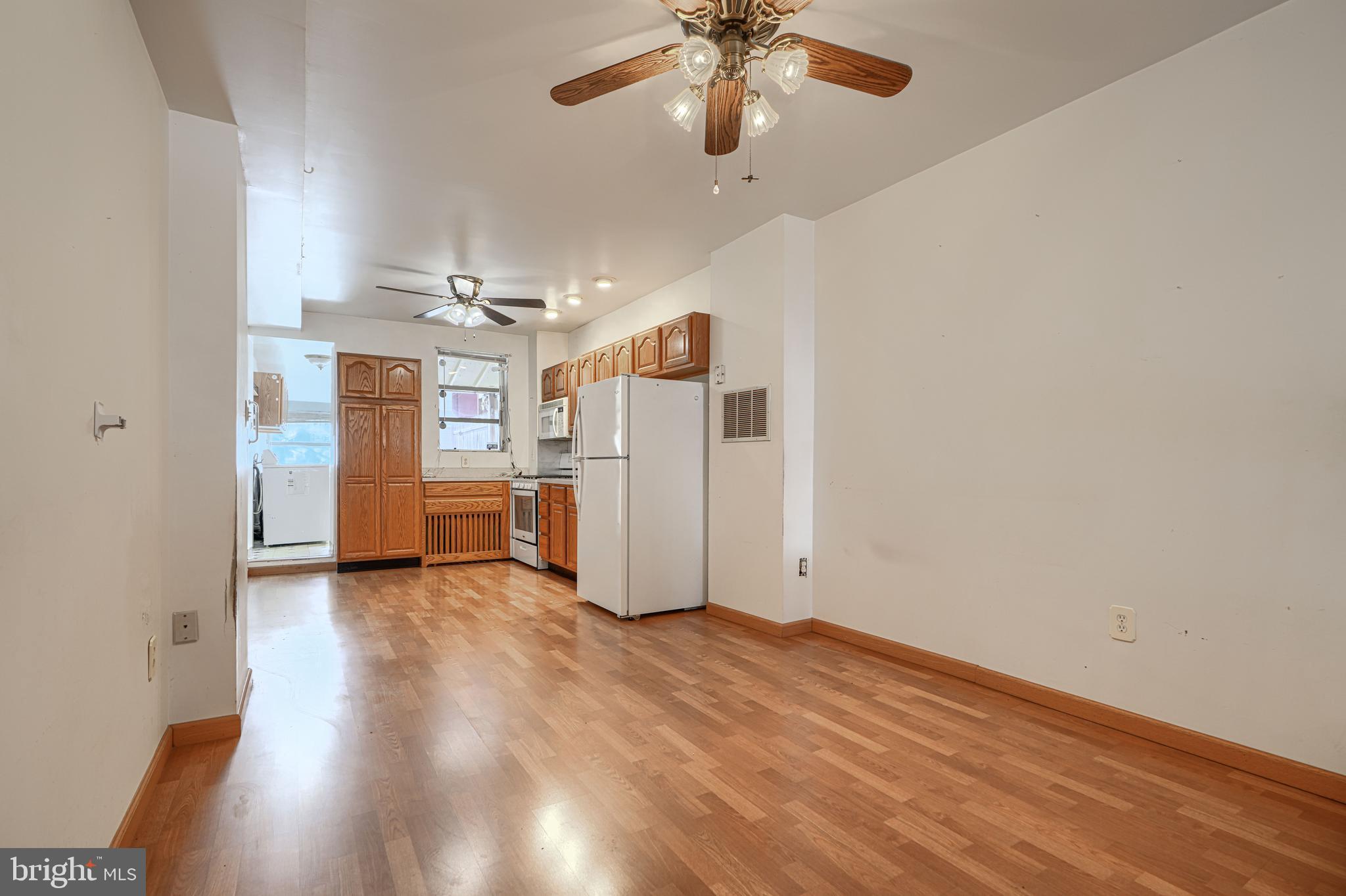 LOCUST POINT - Residential