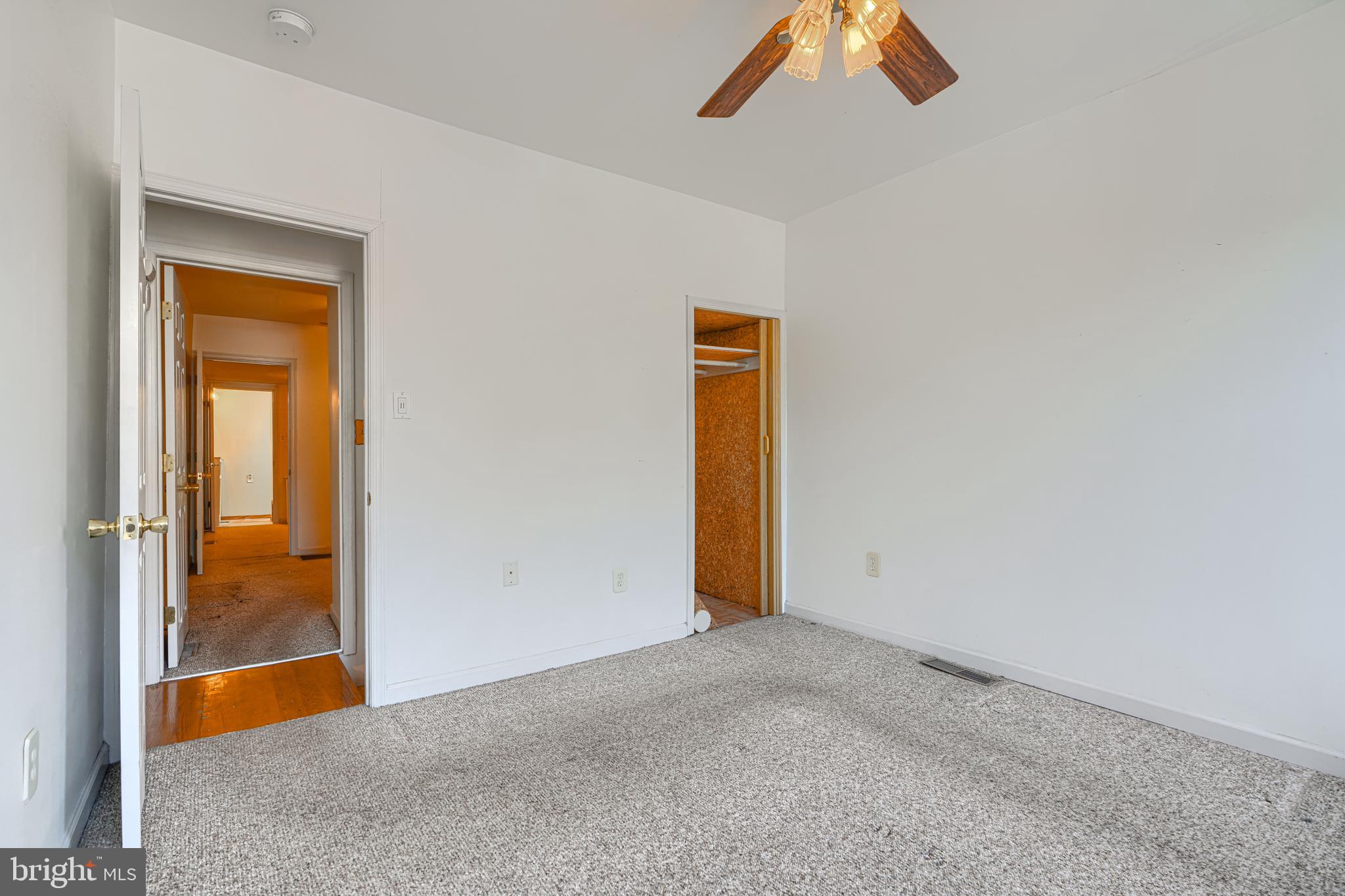 LOCUST POINT - Residential