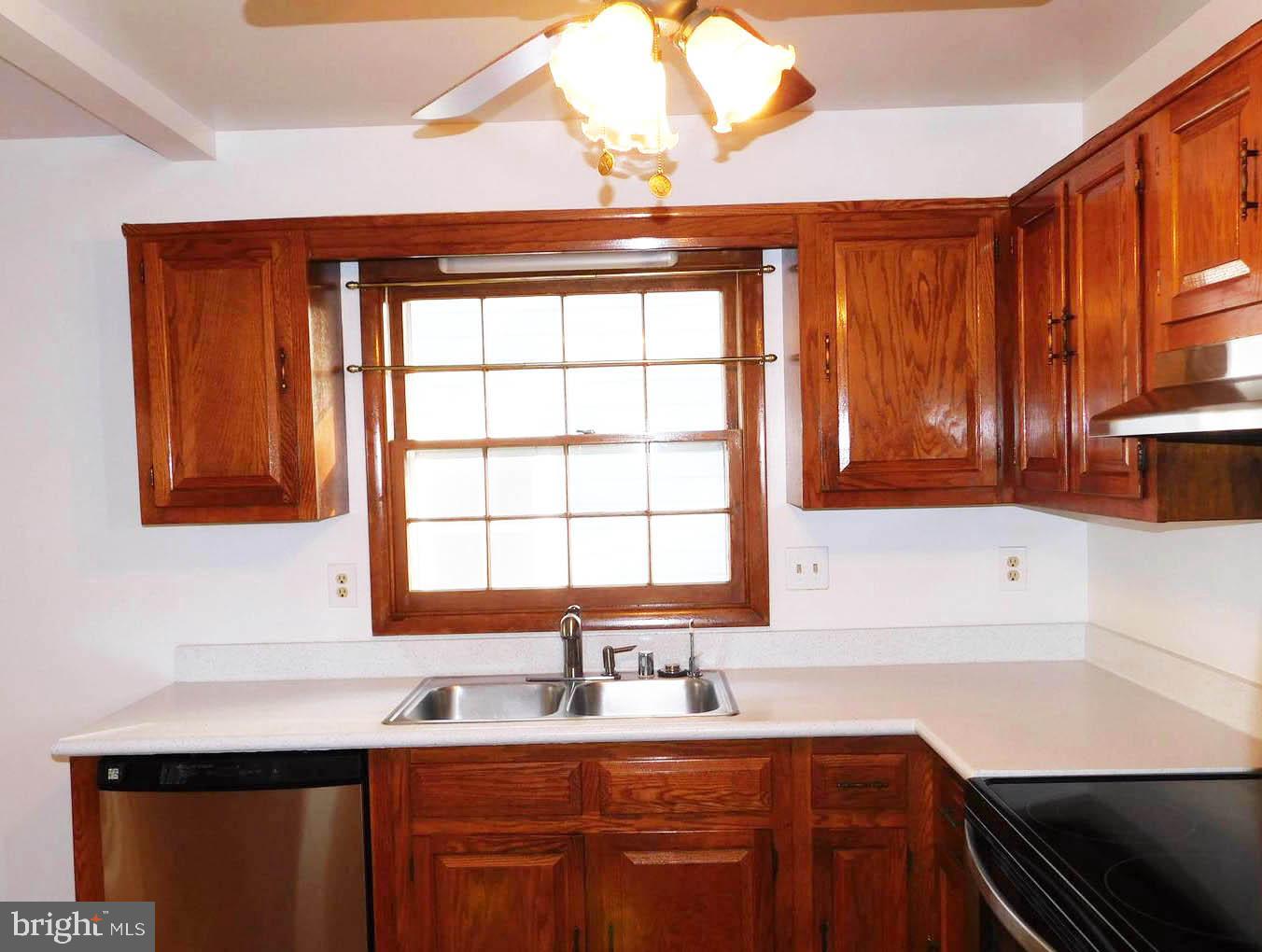 VIRGINIA SQUARE - Residential Lease