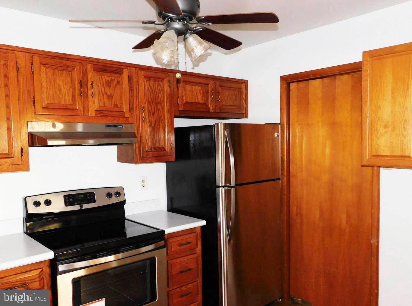 VIRGINIA SQUARE - Residential Lease