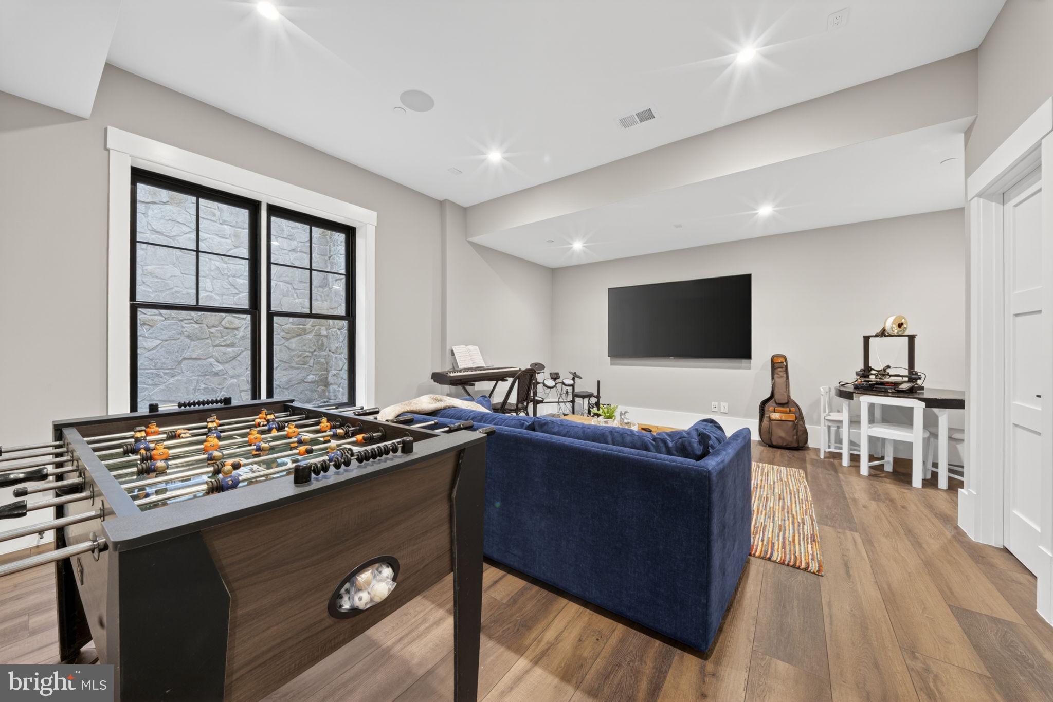 KENTLANDS - Residential